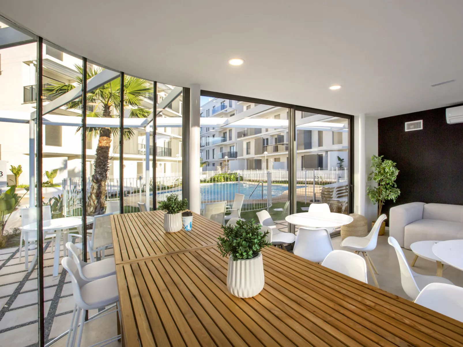 Marina Real III - Inside