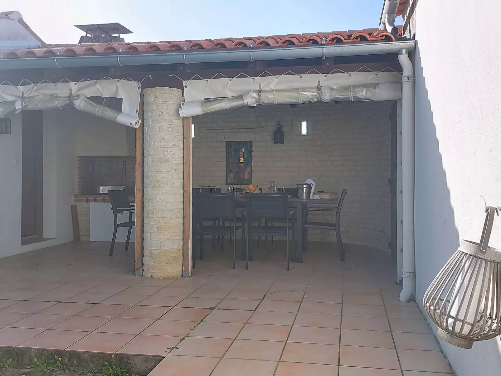 Le Château 3 - Draußen