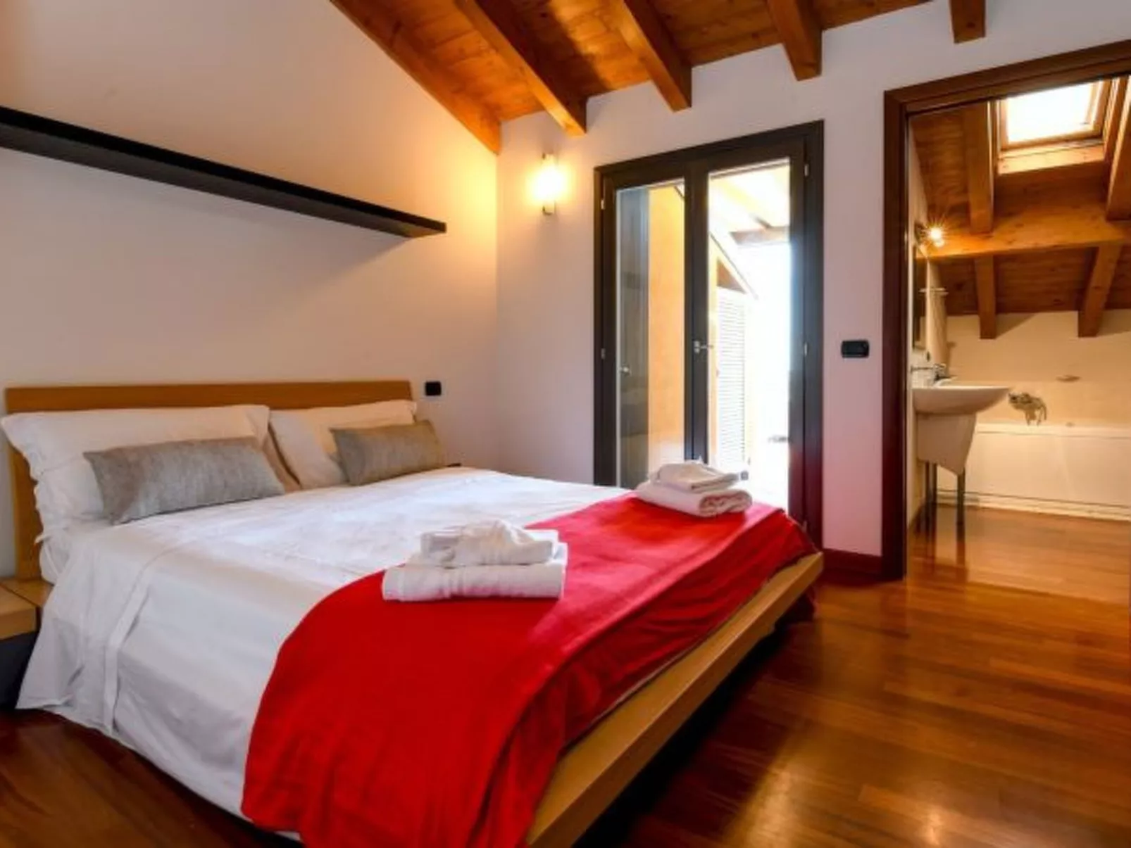 DesenzanoLoft Paradise Lake View - Image-tags.info