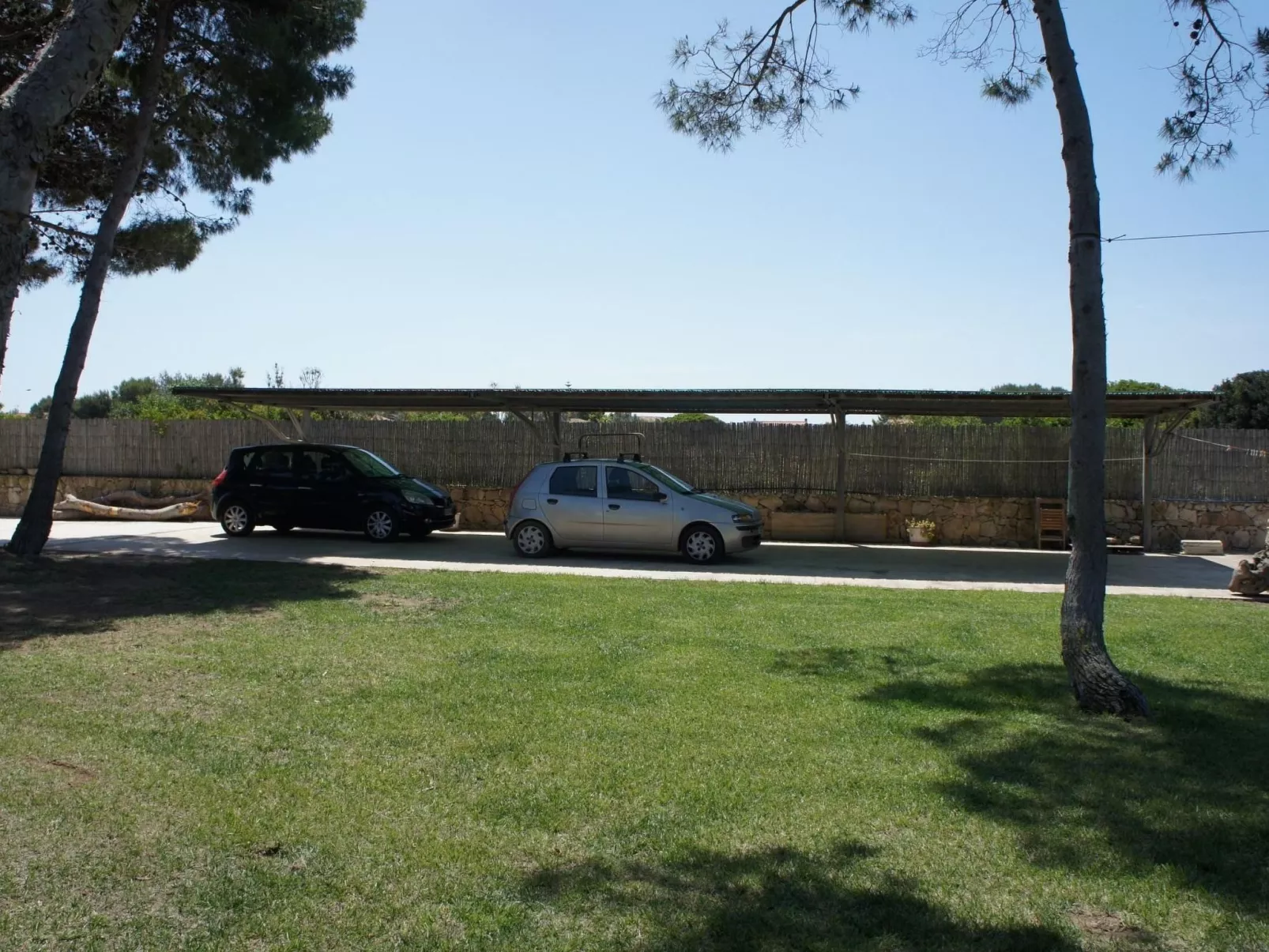 Haus in Calasetta mit Grill und Garten - Draußen