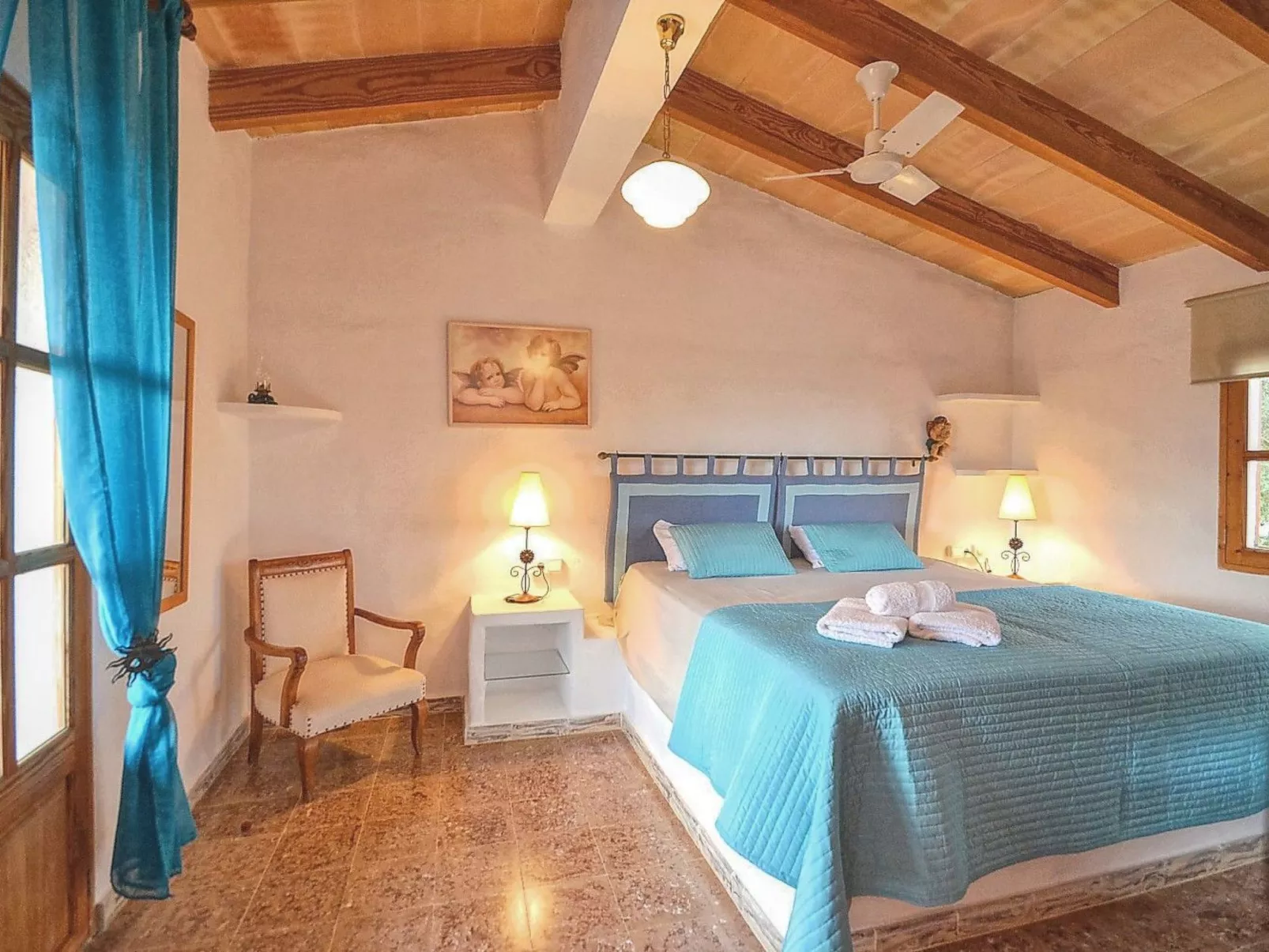 MONTSERRAT  ( SON PERETO ) - Drinnen