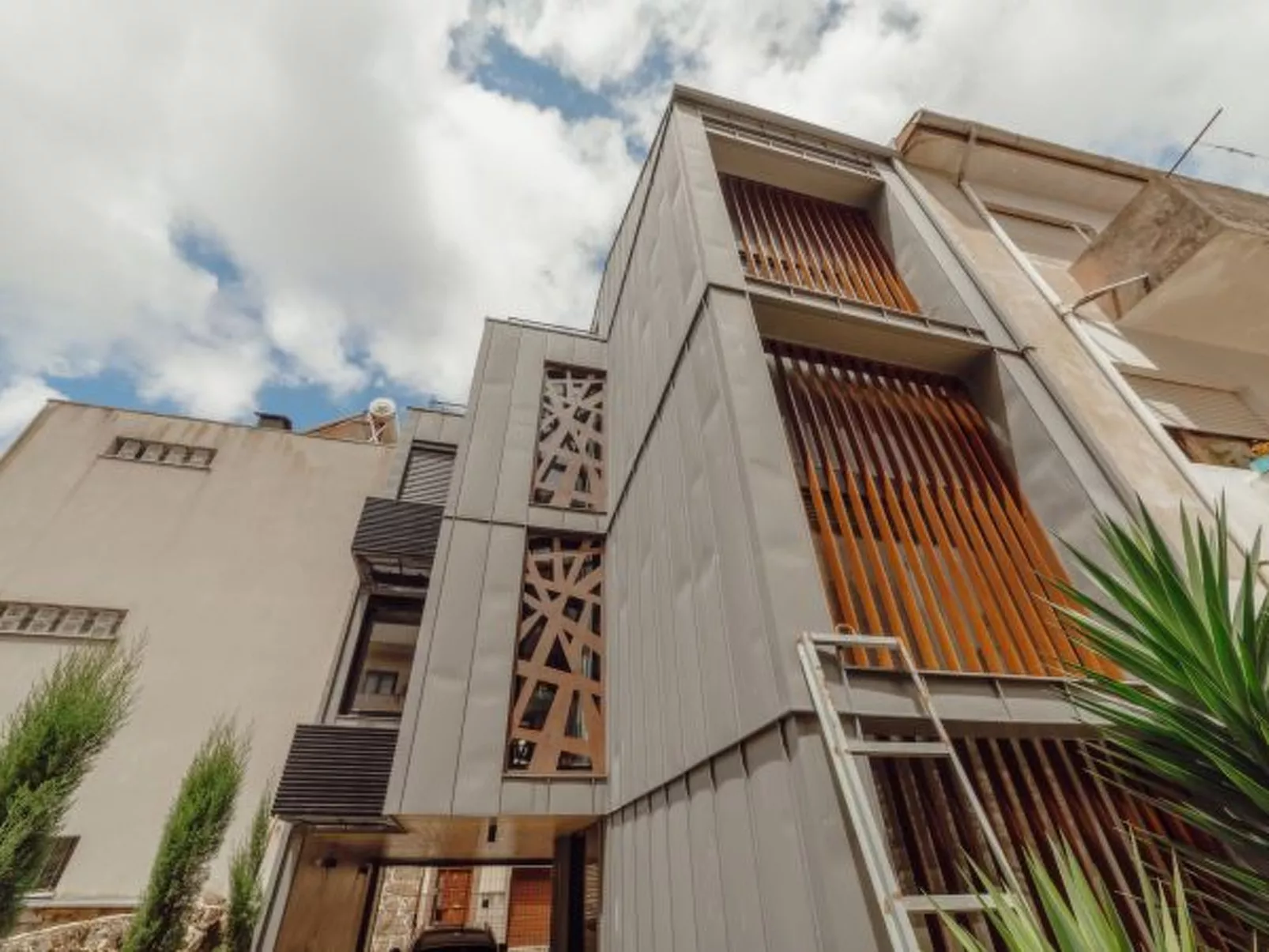 CITY CENTER PREMIUM with GARAGE by VACATIONY - Outside