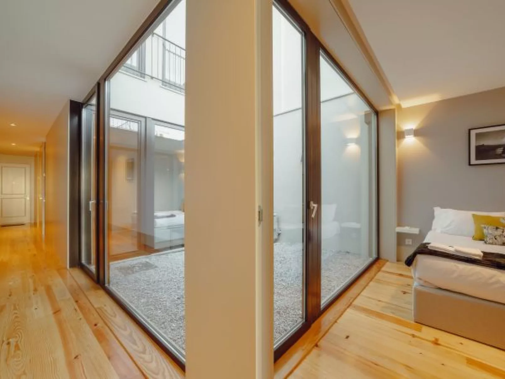 LEGACY OPORTO PREMIUM APARTMENT B by VACATIONY - Inside