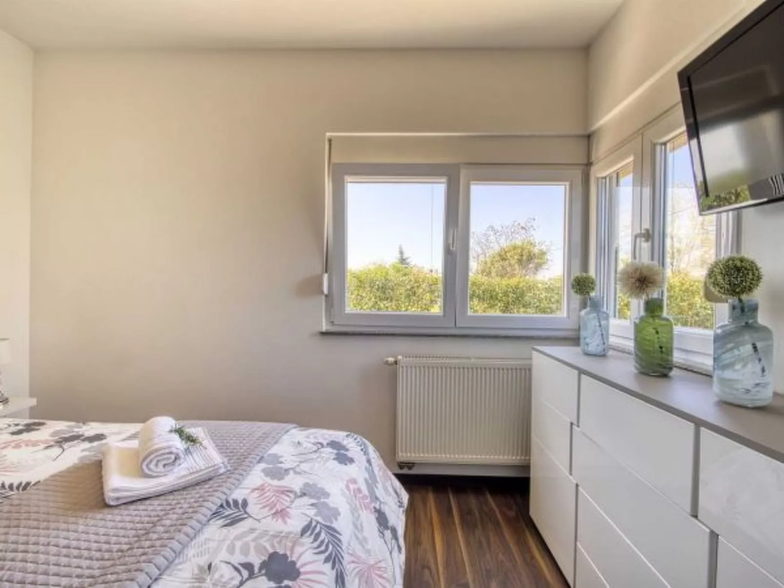 Villa Enna with heated pool - Image-tags.info