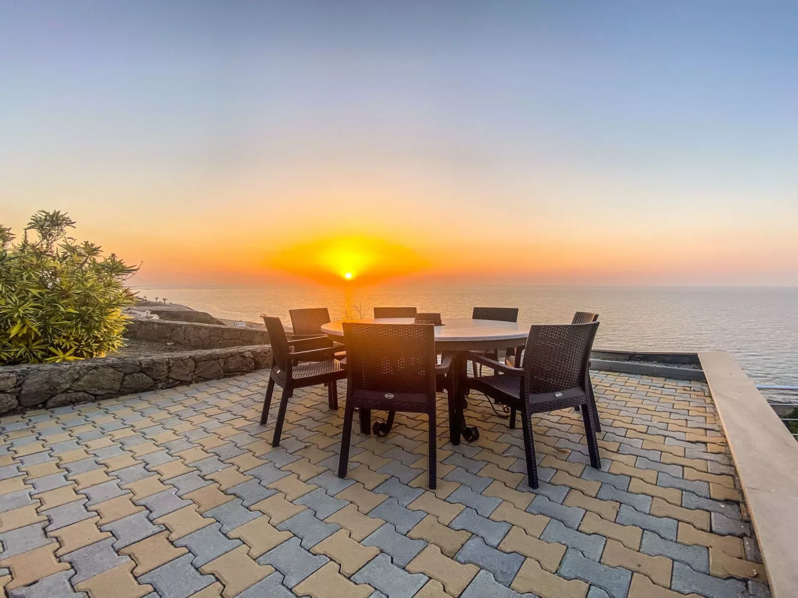 Villa "Meerblick" mit Infinity-Pool - Draußen