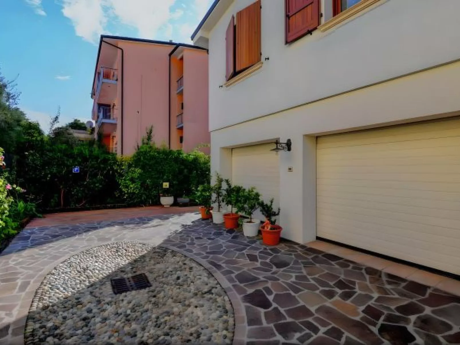 Desenzanoloft Garden and Pool - Image-tags.info