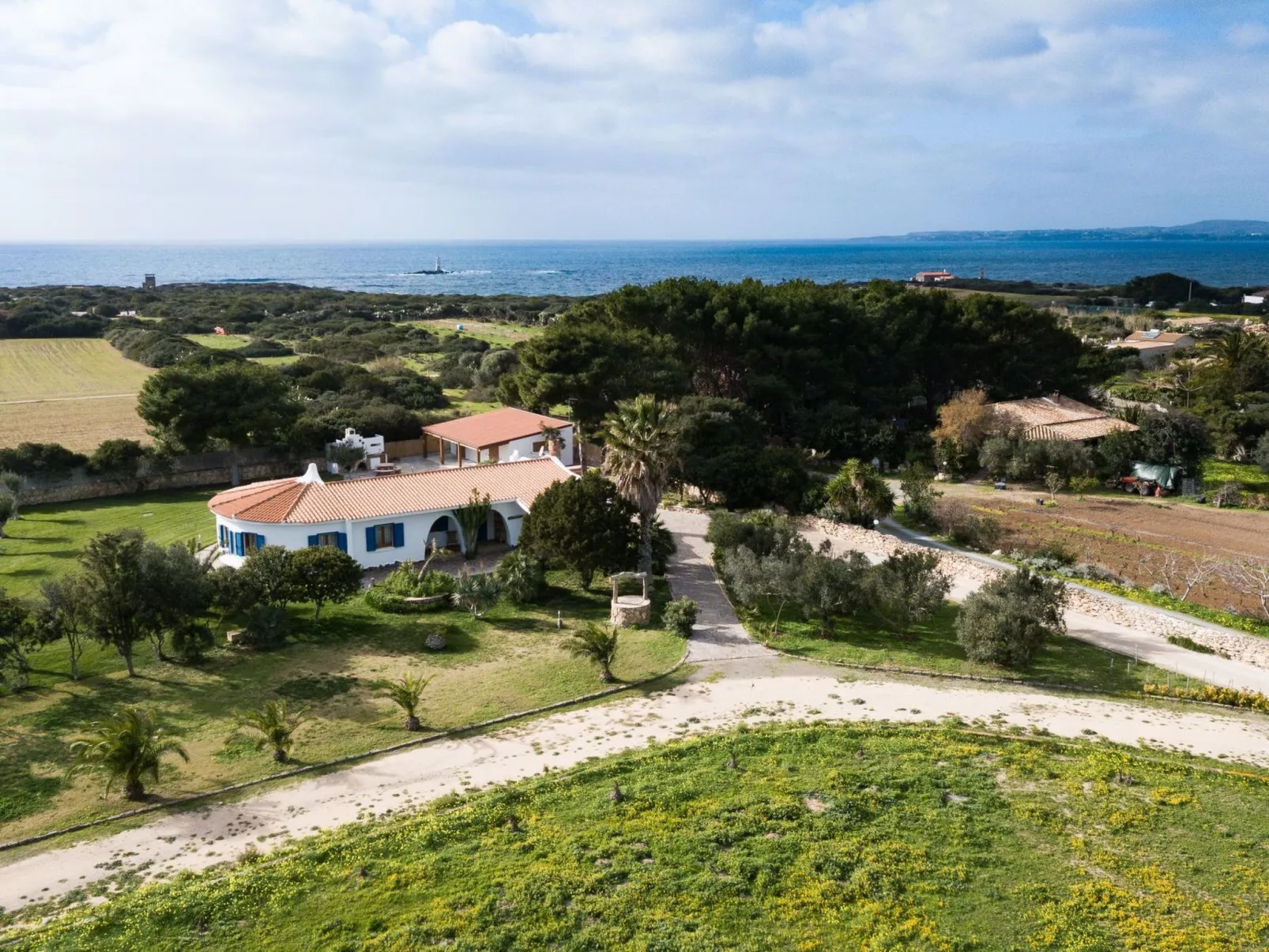 Haus in Calasetta mit Grill und Garten - Draußen