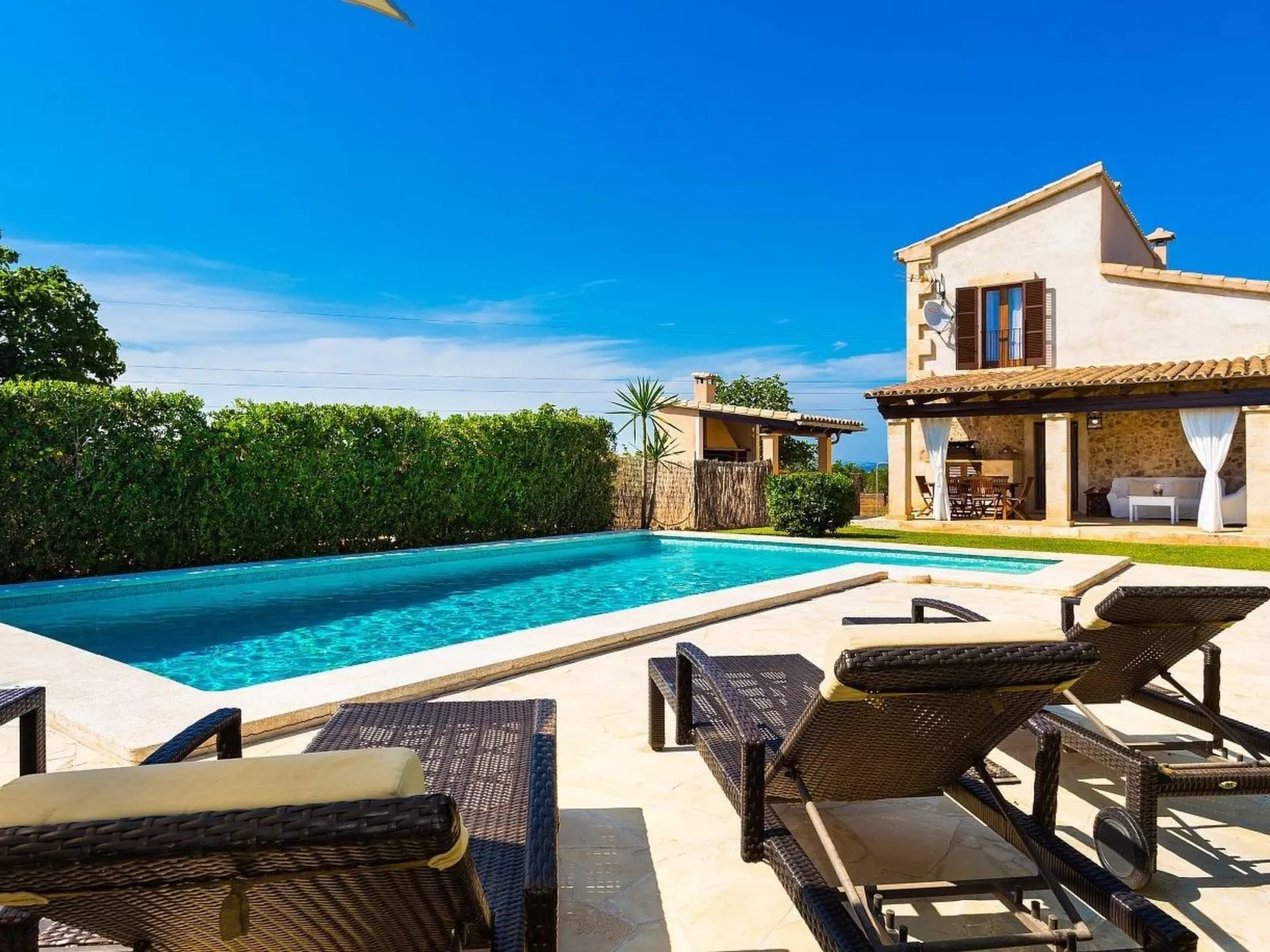 Finca 'Villa Carritx - Outside