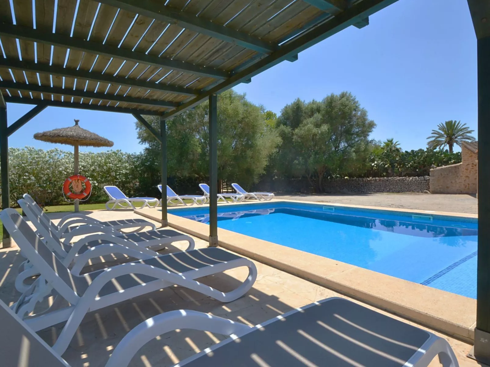 Wunderschönes Landhaus im Landhausstil mit Pool am Ortsrand von Felanitx - Draußen