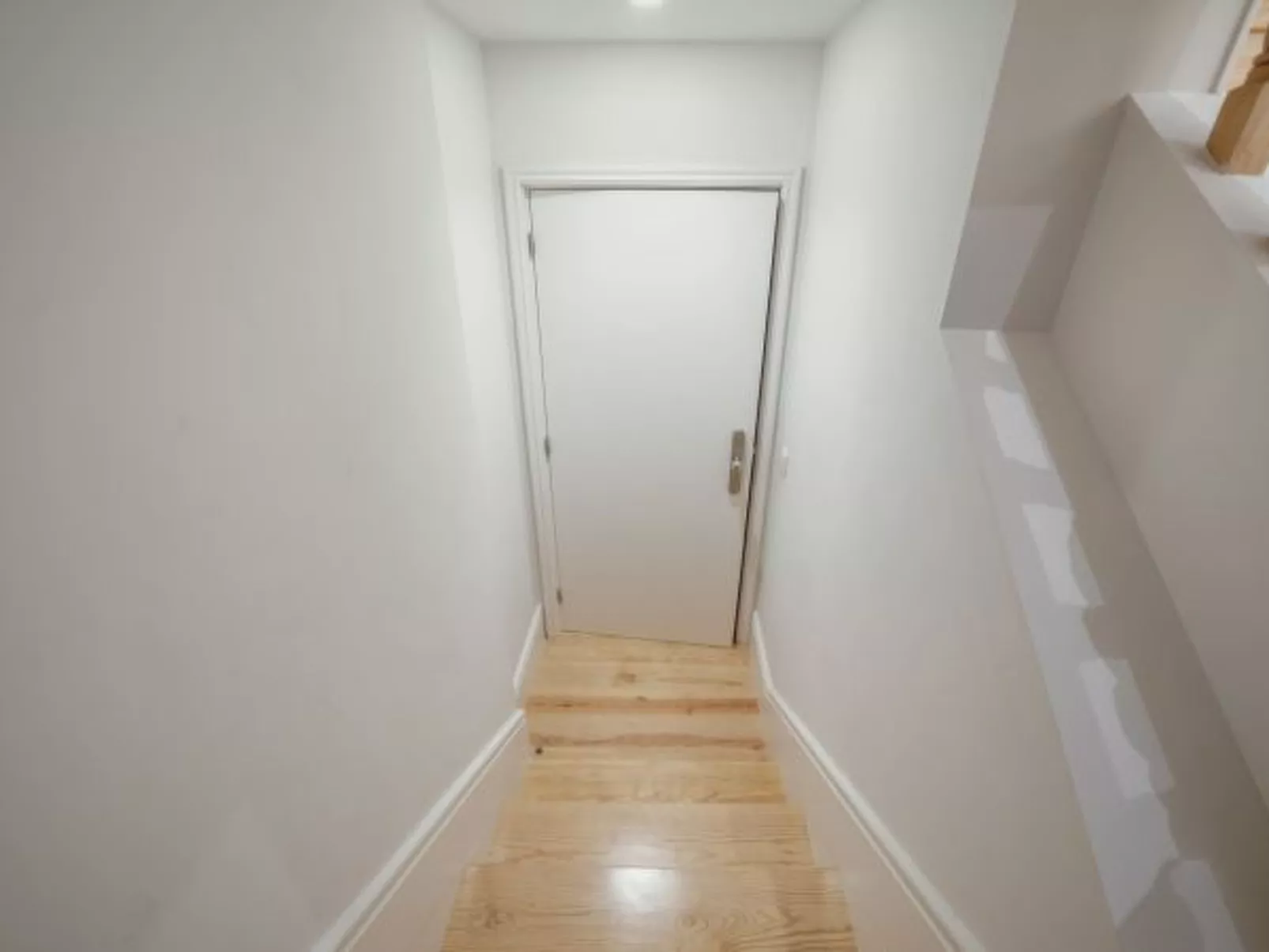 DOWNTOWN CLERIGOS with RIVER VIEW by VACATIONY - Inside