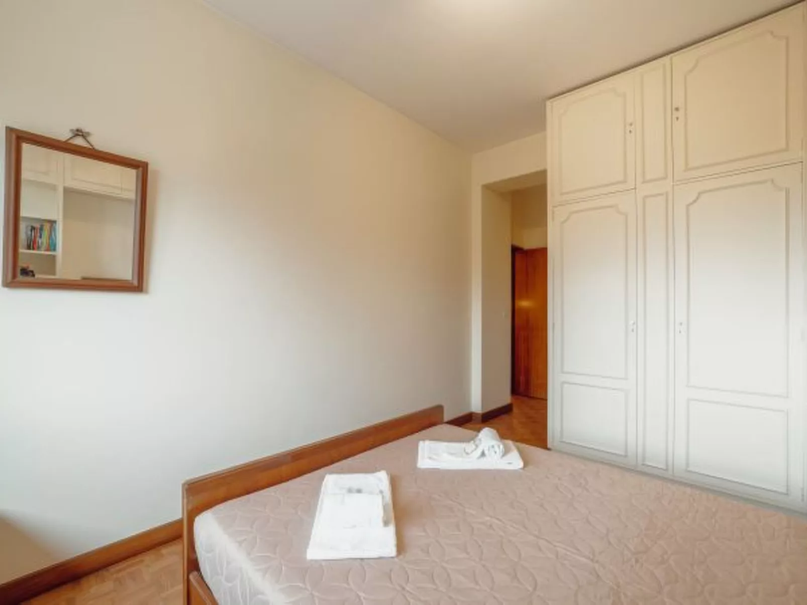 GRAND BOTANIC GARDEN APARTMENT by VACATIONY - Inside