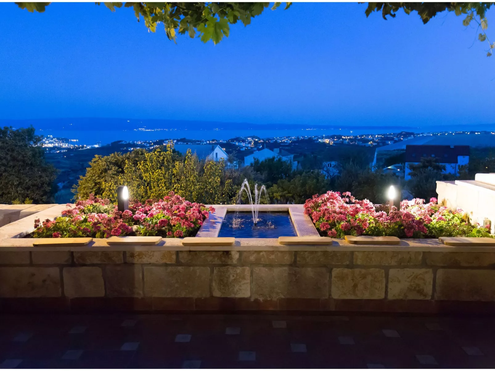 Haus in Mravince mit Whirlpool und Garten - Image-tags.info