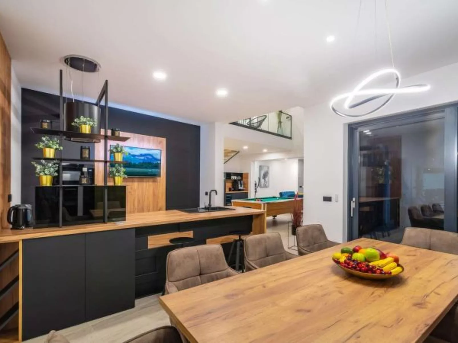 Villa Royal Hill with pool - Image-tags.info