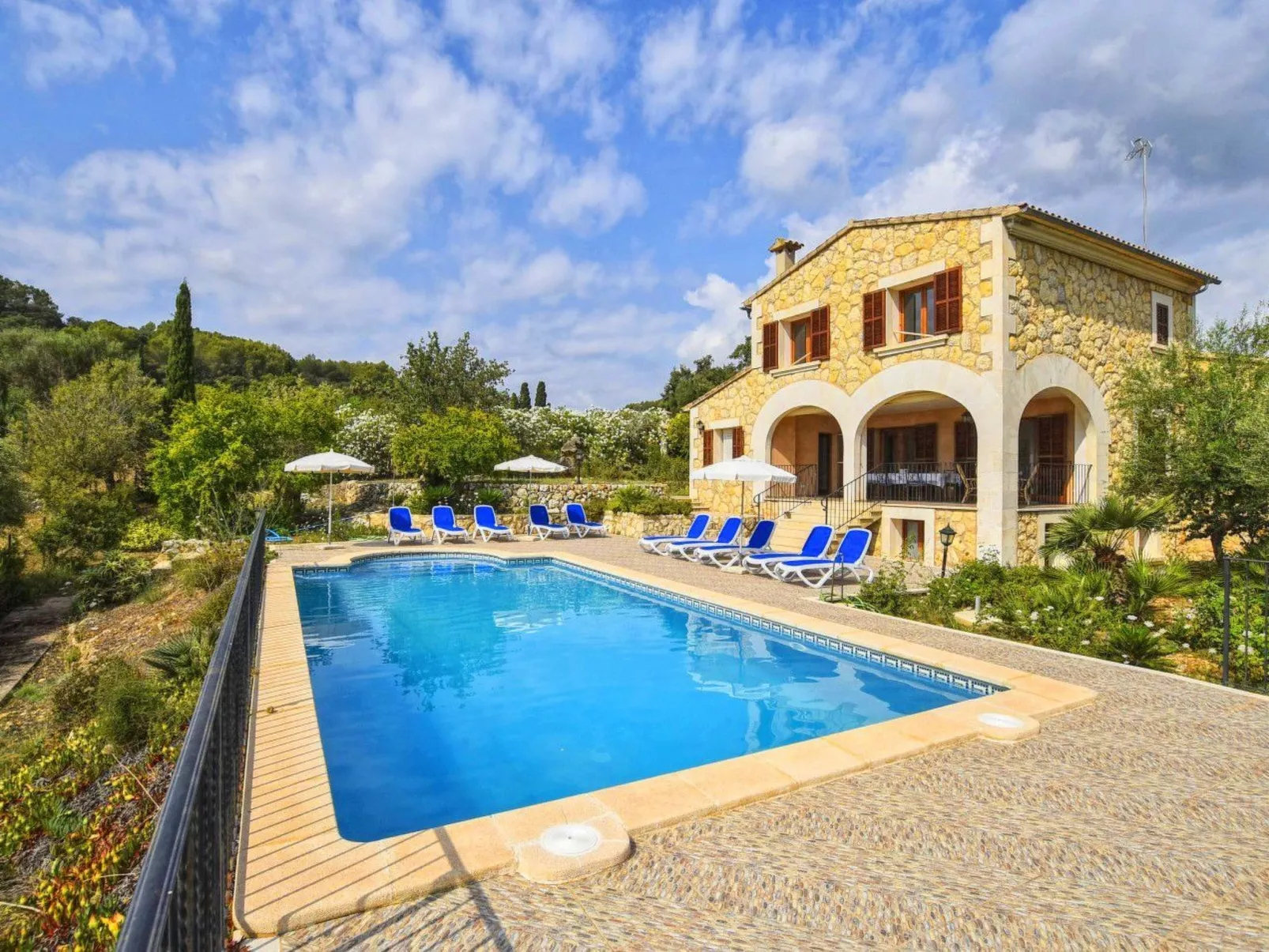 Schönes Landhaus mit Panoramablick auf die Berge - Dehors