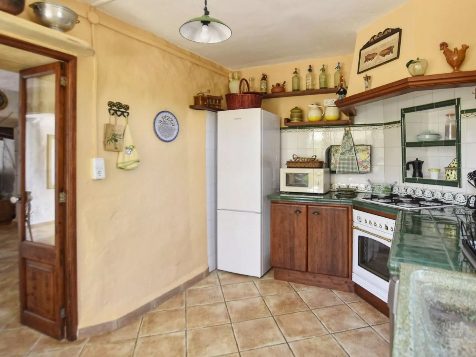 MONTSERRAT  ( SON PERETO ) - Drinnen