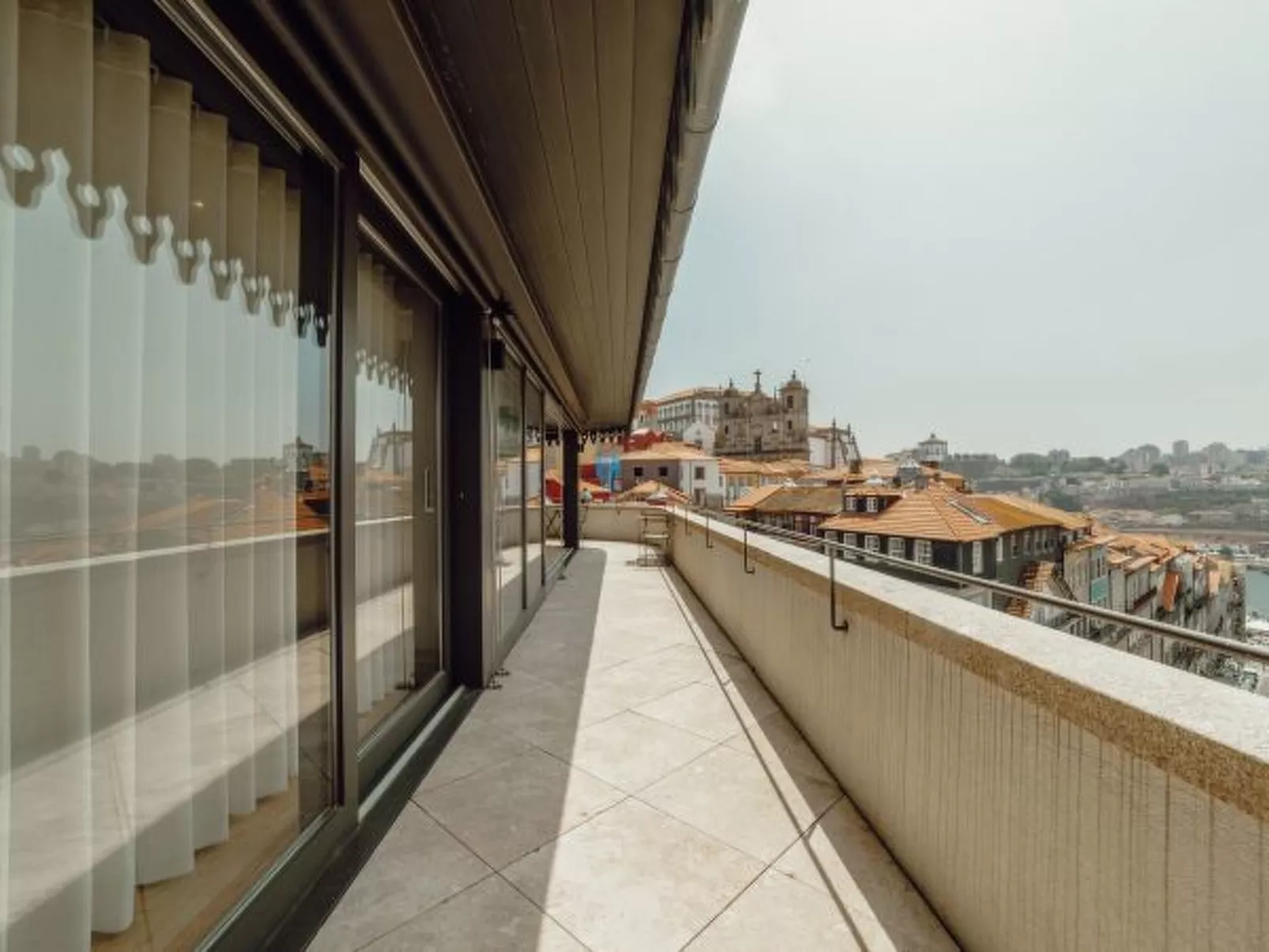 DOWNTOWN PENTHOUSE with RIVER VIEW by VACATIONY - Outside