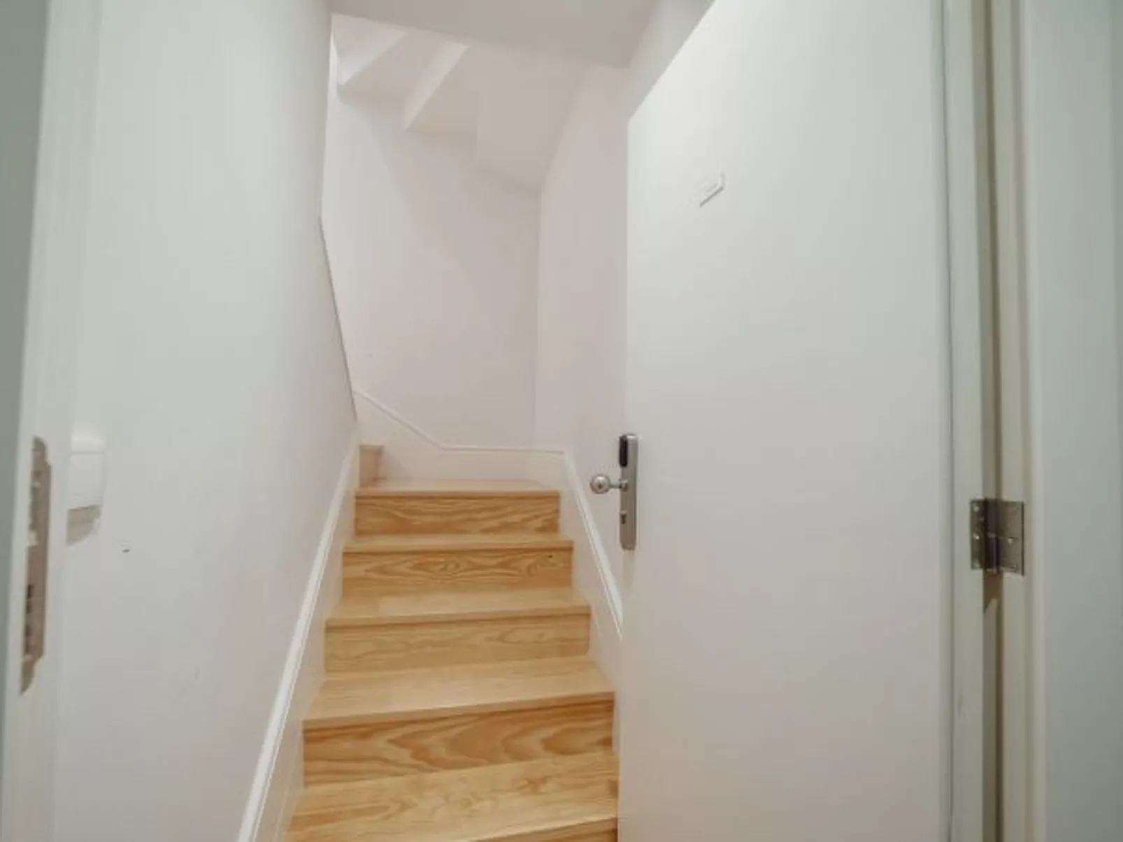 DOWNTOWN CLERIGOS with RIVER VIEW by VACATIONY - Inside