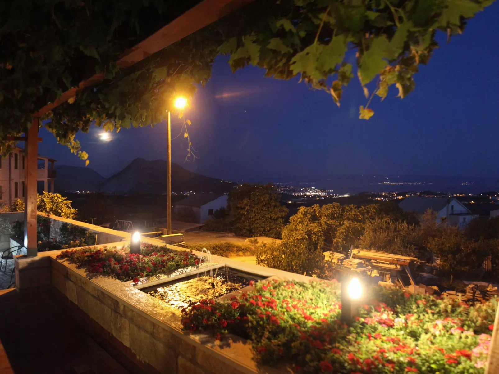 Haus in Mravince mit Whirlpool und Garten - Image-tags.info