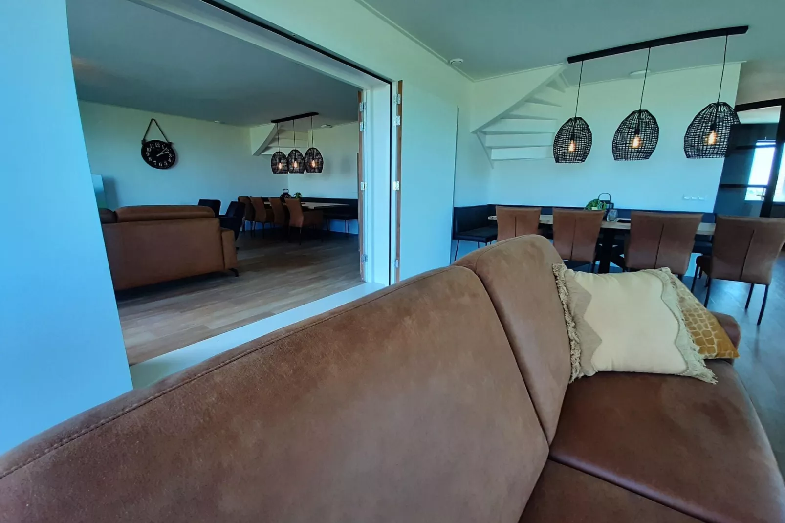 20 persoons villa 1 en 2-Living room