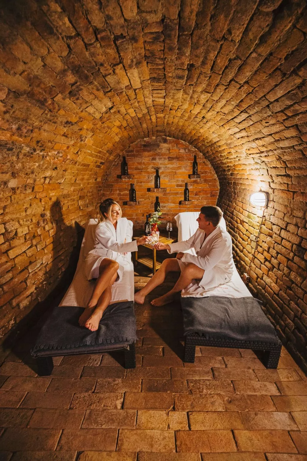 Weinfass-Suite für 2 in Grub an der March - Inside