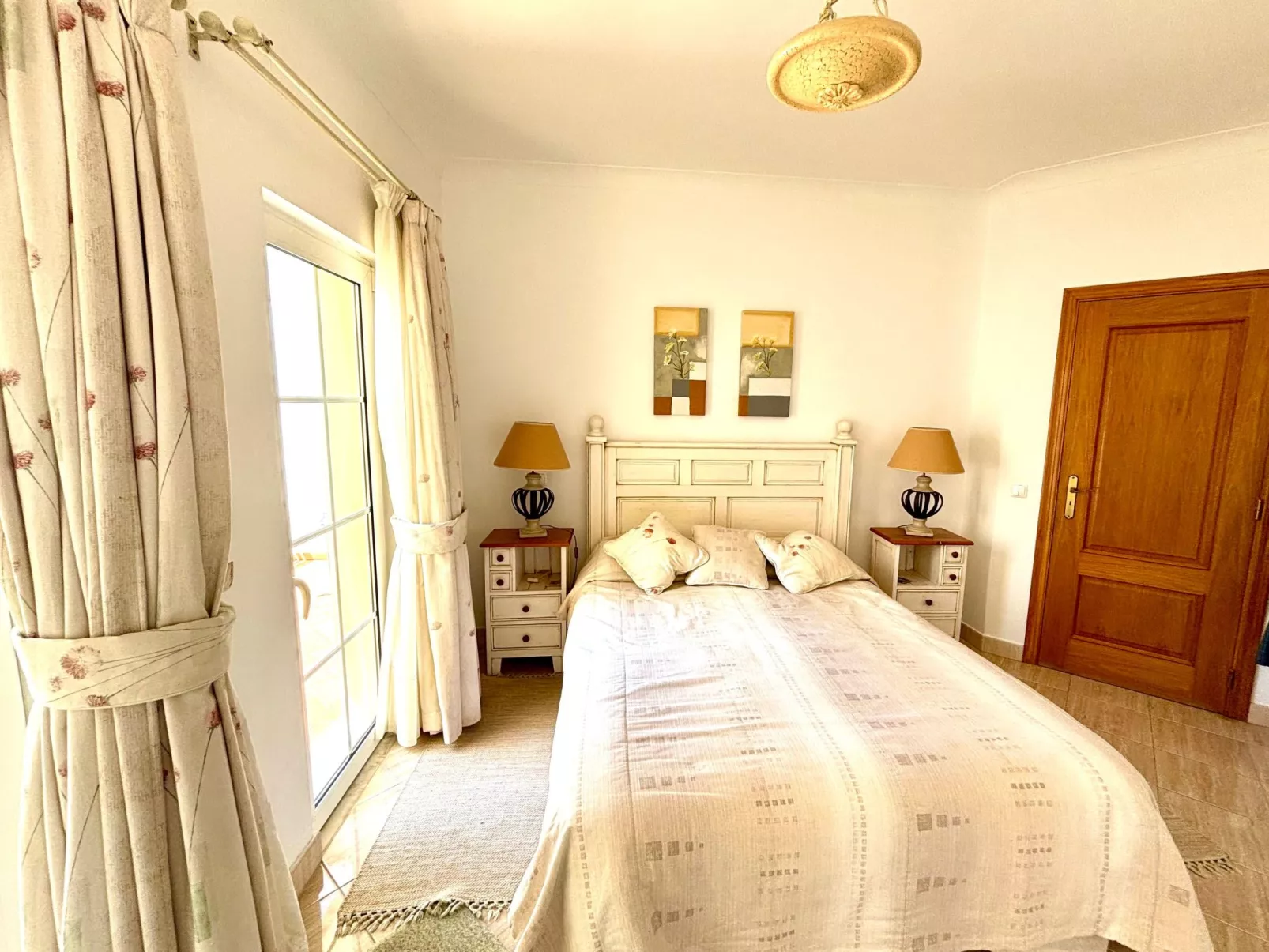 Mit beheiztem Pool - Inside