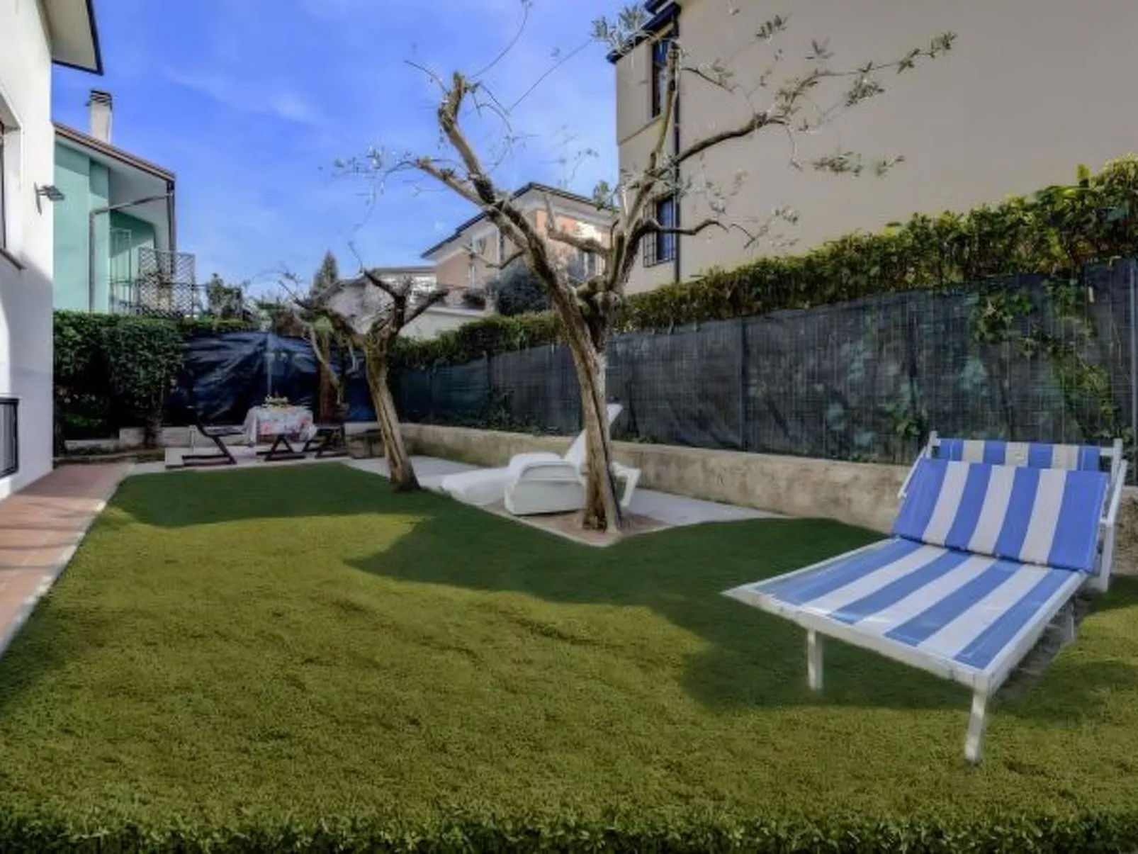 Desenzanoloft Villa Palm Garda Beach - Image-tags.info