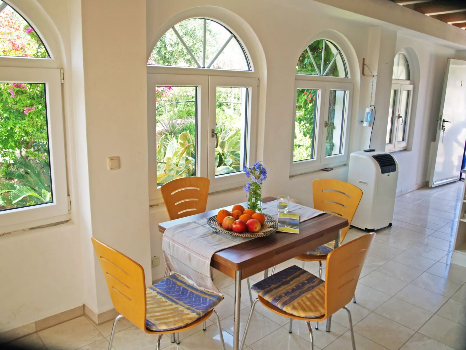 In Ermioni mit Garten, gemeinschaftlichem Pool und Terrasse - Drinnen