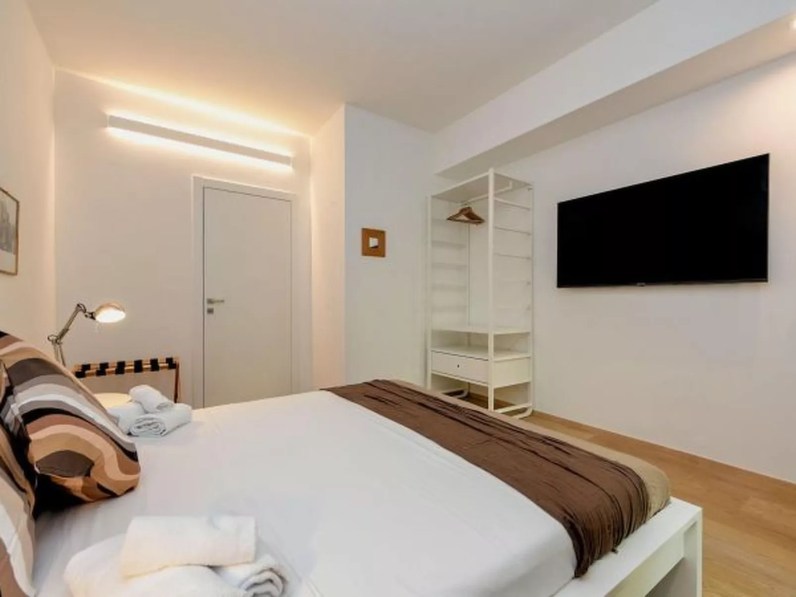 DesenzanoLoft - Der Riese vom See - Image-tags.info