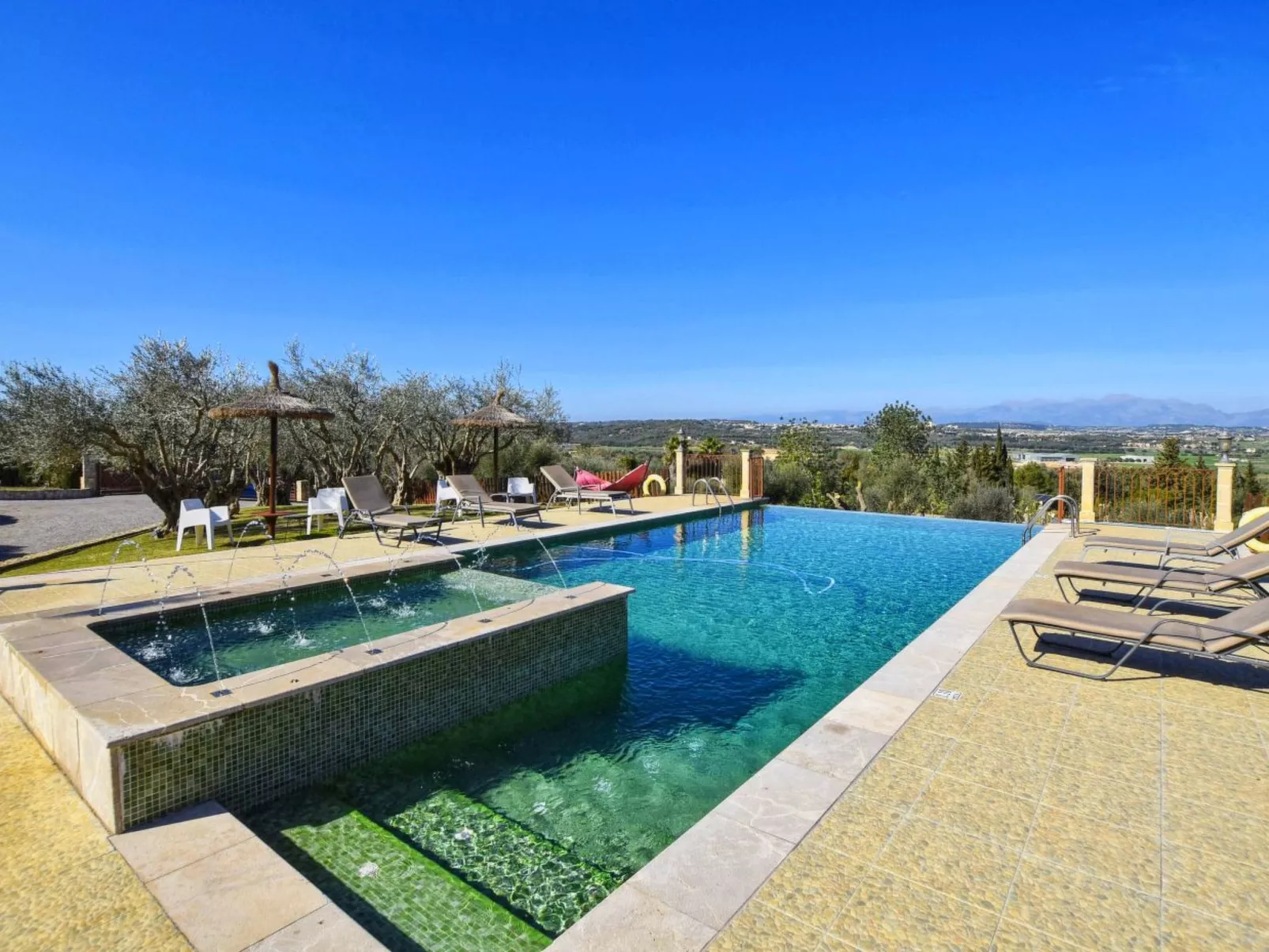 Wunderschönes Ferienhaus in Ariany mit Privatem Pool - Outside