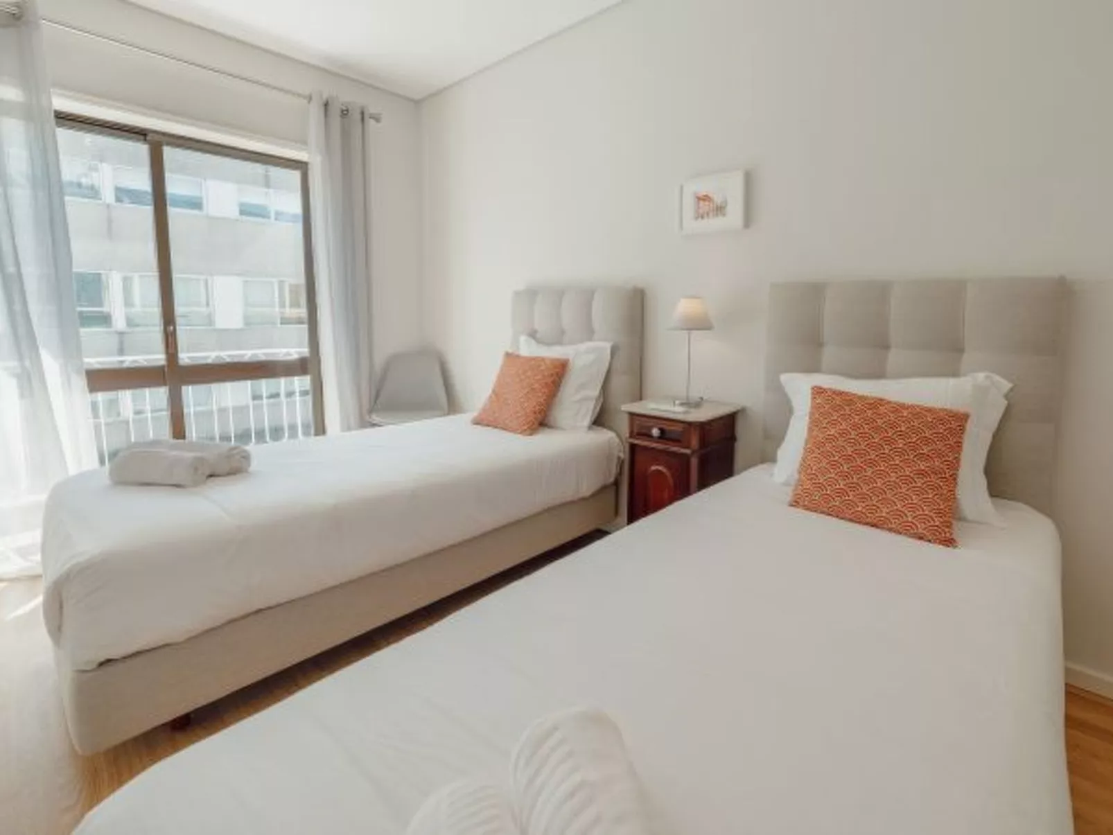 DOWNTOWN DESIGN WITH BALCONY by VACATIONY - Inside