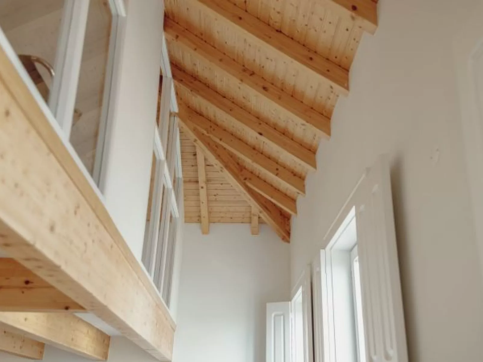 DOWNTOWN CLERIGOS with RIVER VIEW by VACATIONY - Inside