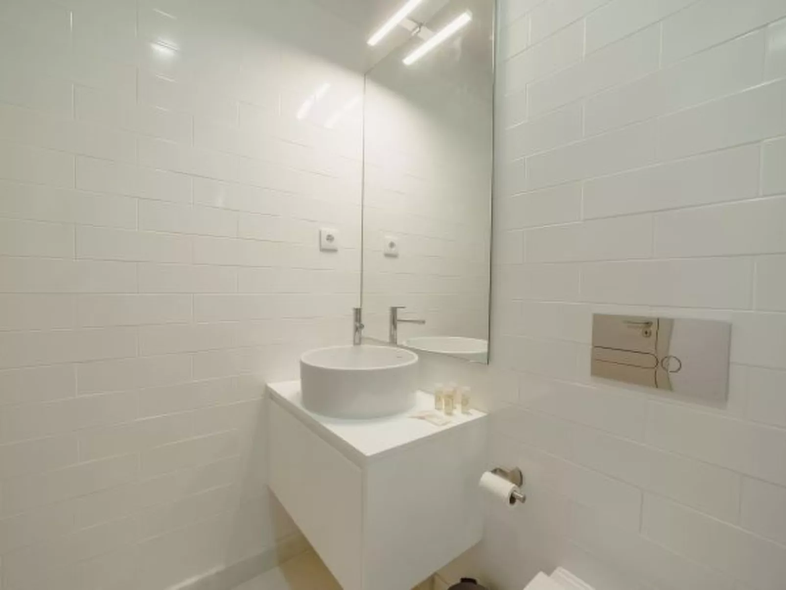 LEGACY OPORTO PREMIUM APARTMENT B by VACATIONY - Inside