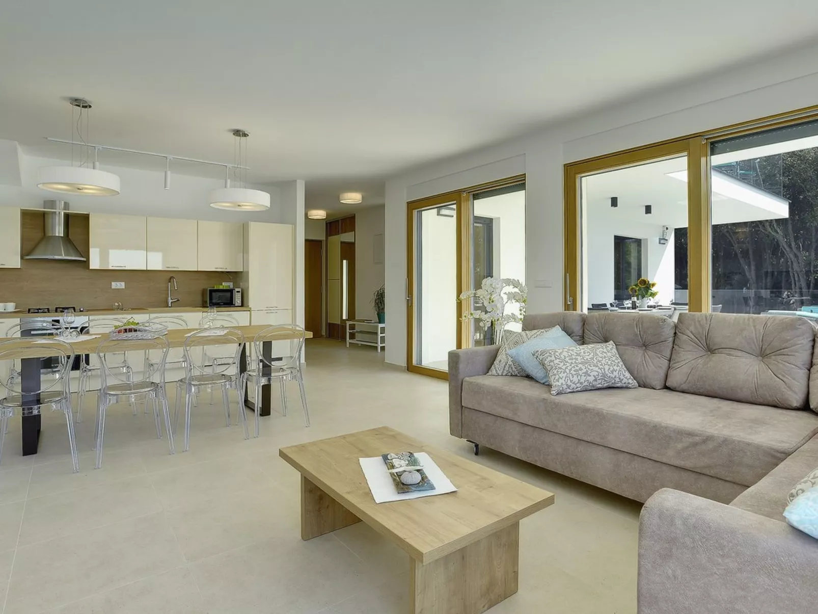 Villa Sail - Image-tags.info