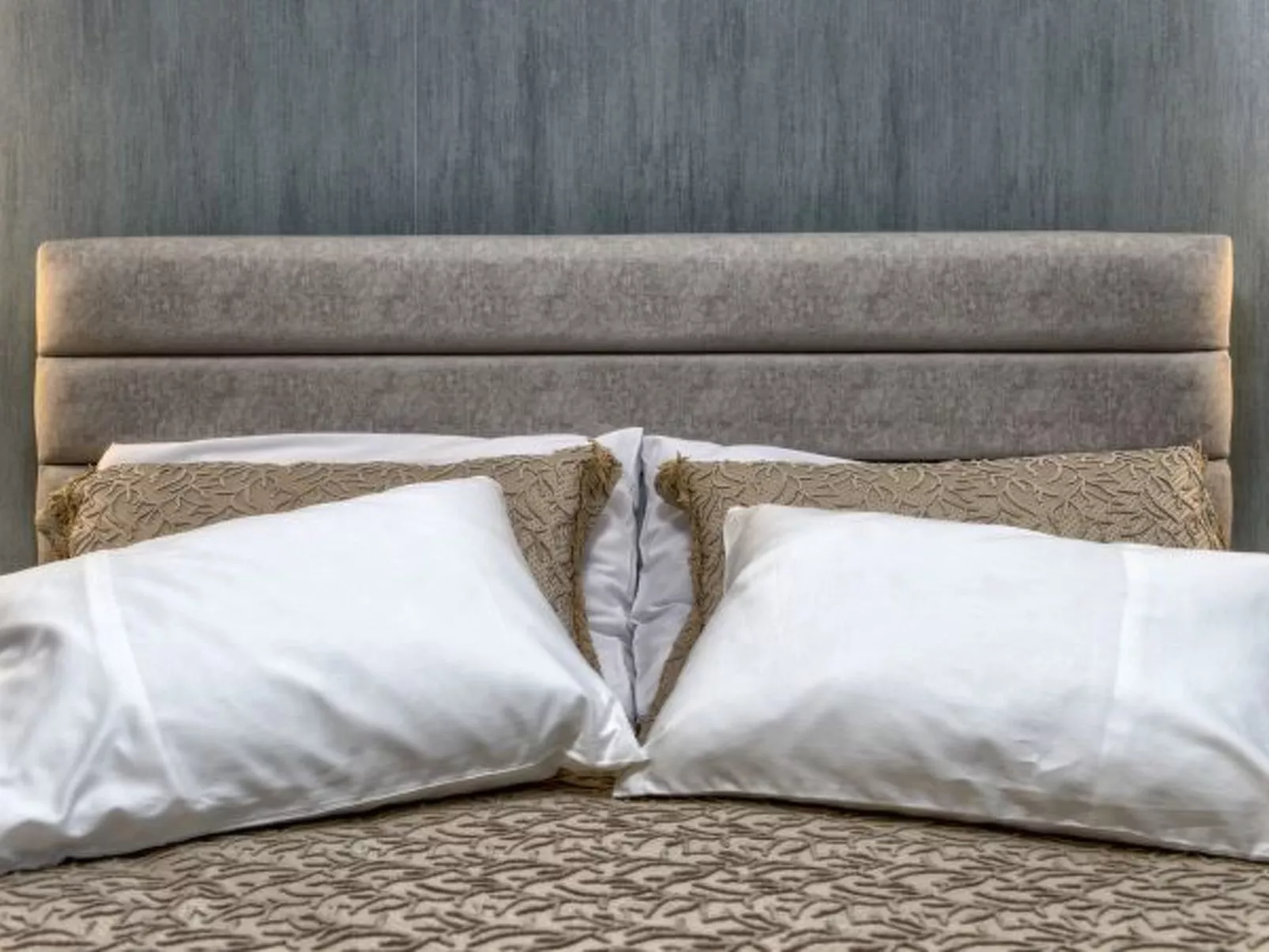 Villa Azzuro with jacuzzi and pool - Image-tags.info