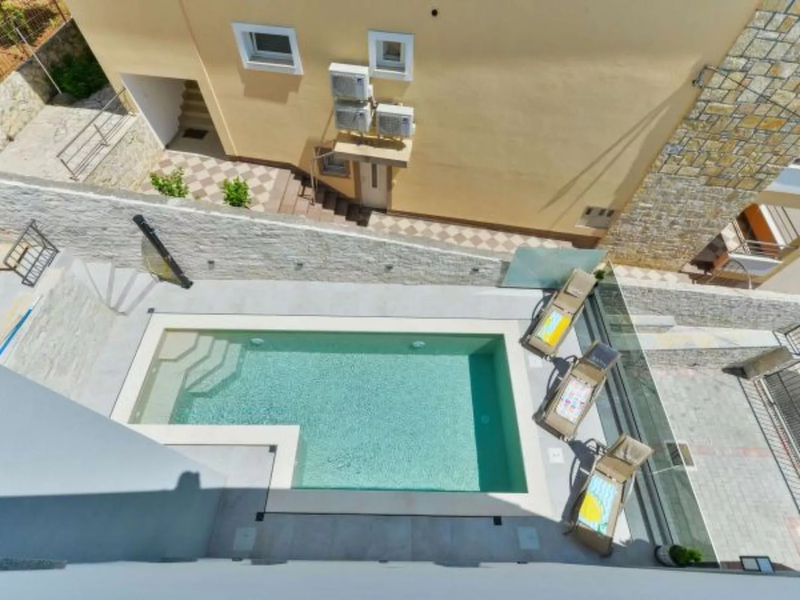 Modern Villa Futura with pool - Draußen