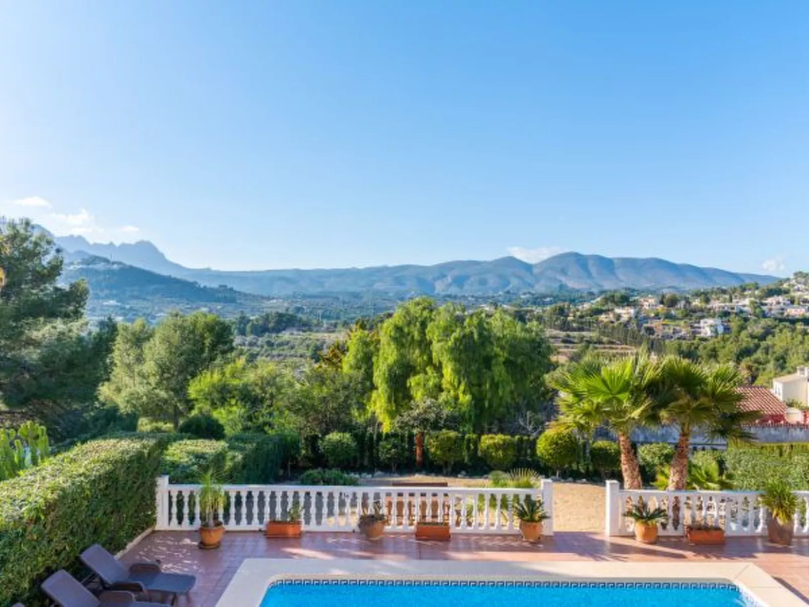 Villa Comodo - PlusHolidays - Image-tags.info