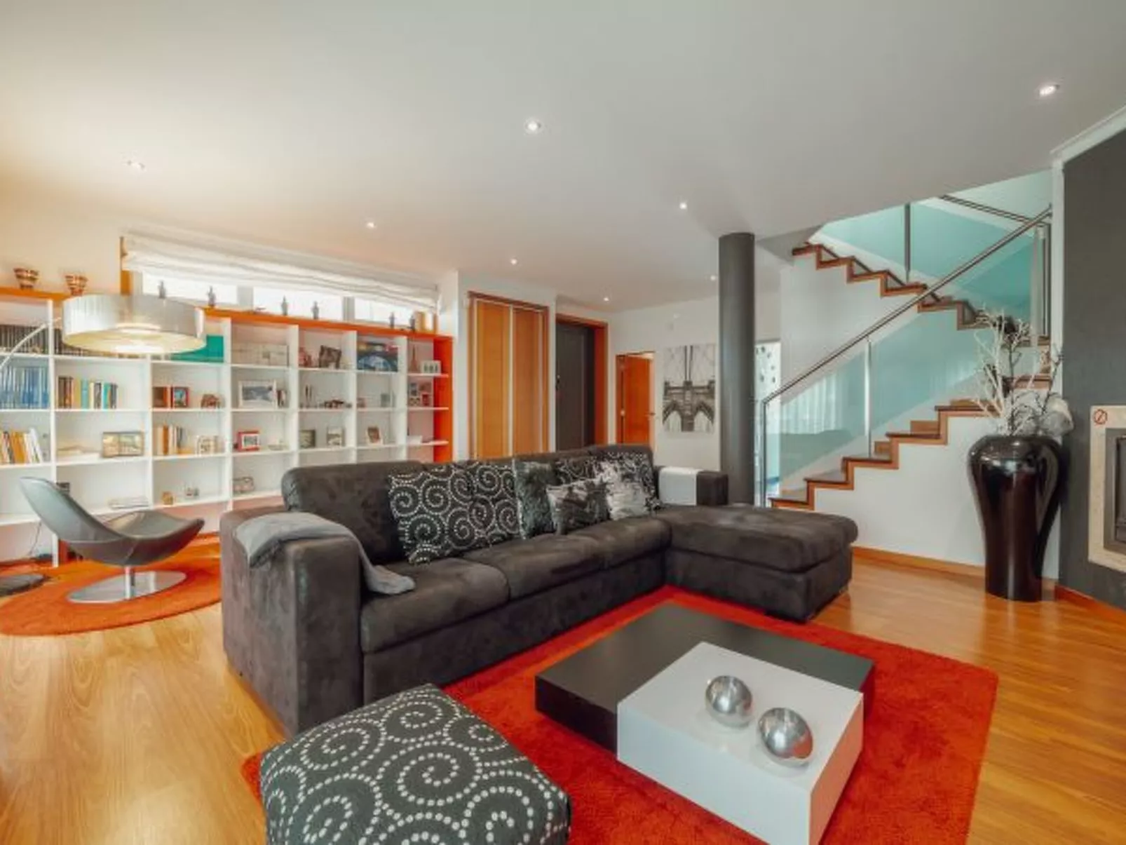 POOL & CINEMA VILLA by VACATIONY - Inside