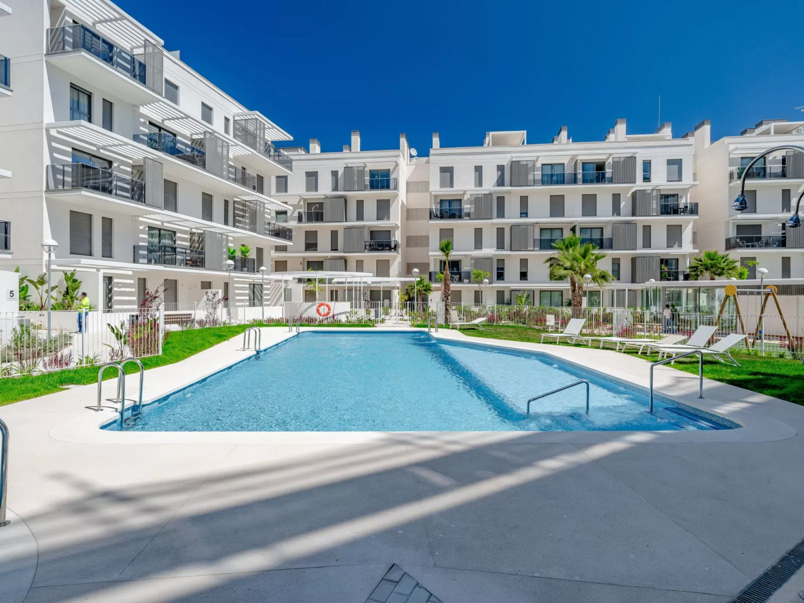 Marina Real III - Outside