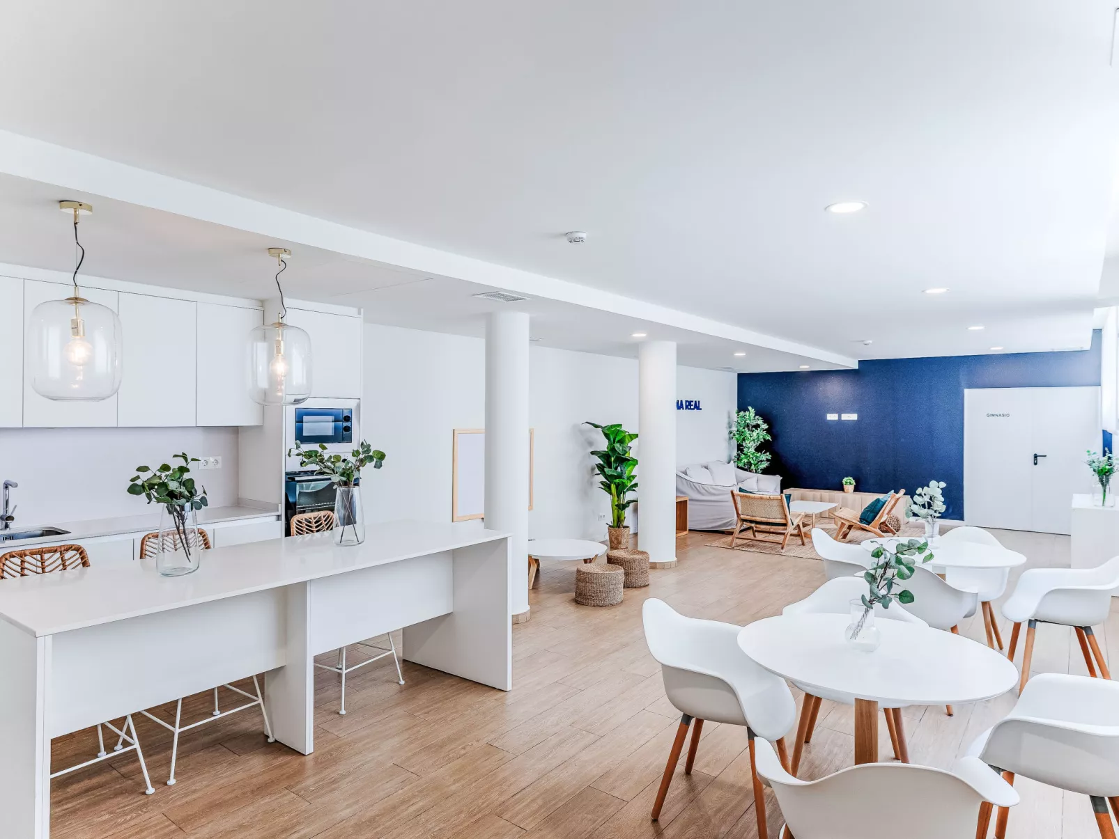 Marina Real III - Inside