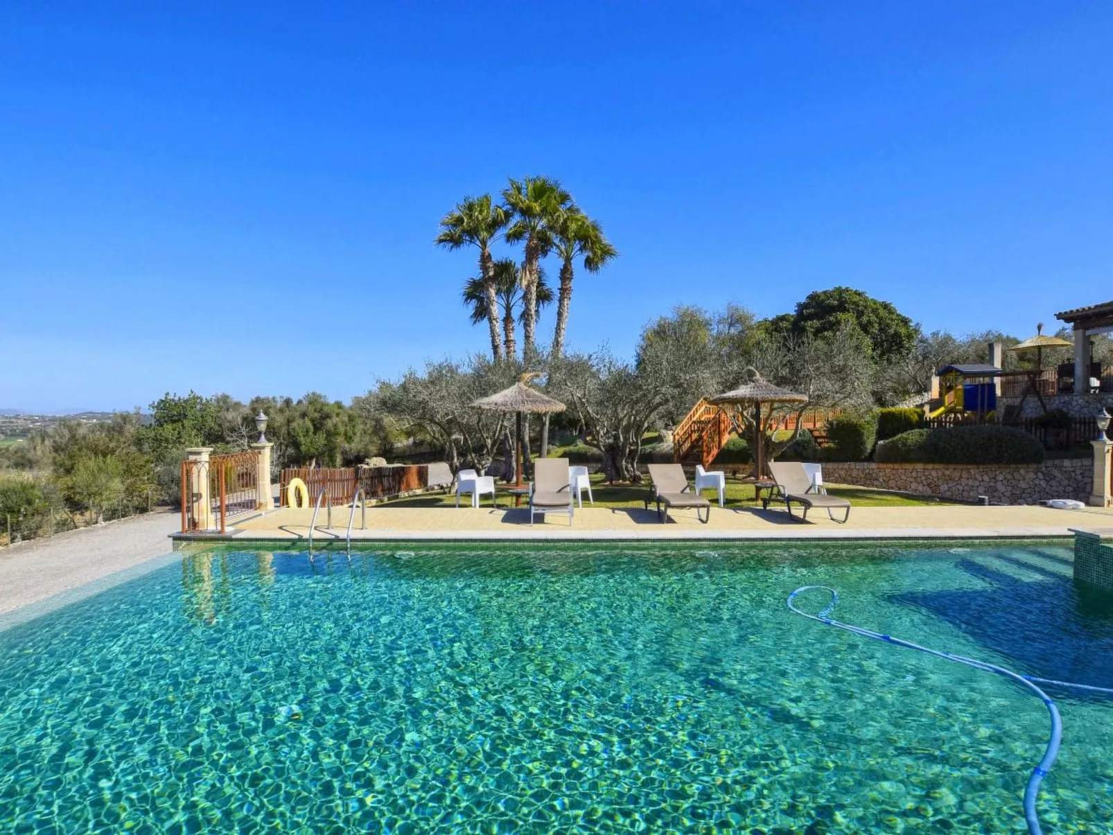 Wunderschönes Ferienhaus in Ariany mit Privatem Pool - Outside