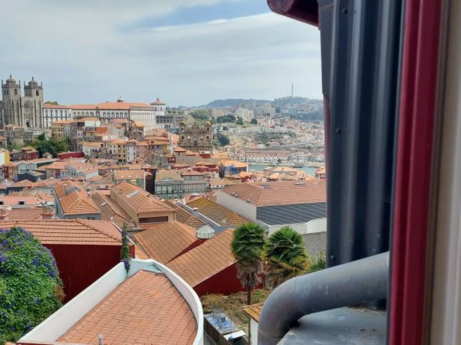 DOWNTOWN CLERIGOS with RIVER VIEW by VACATIONY - Outside