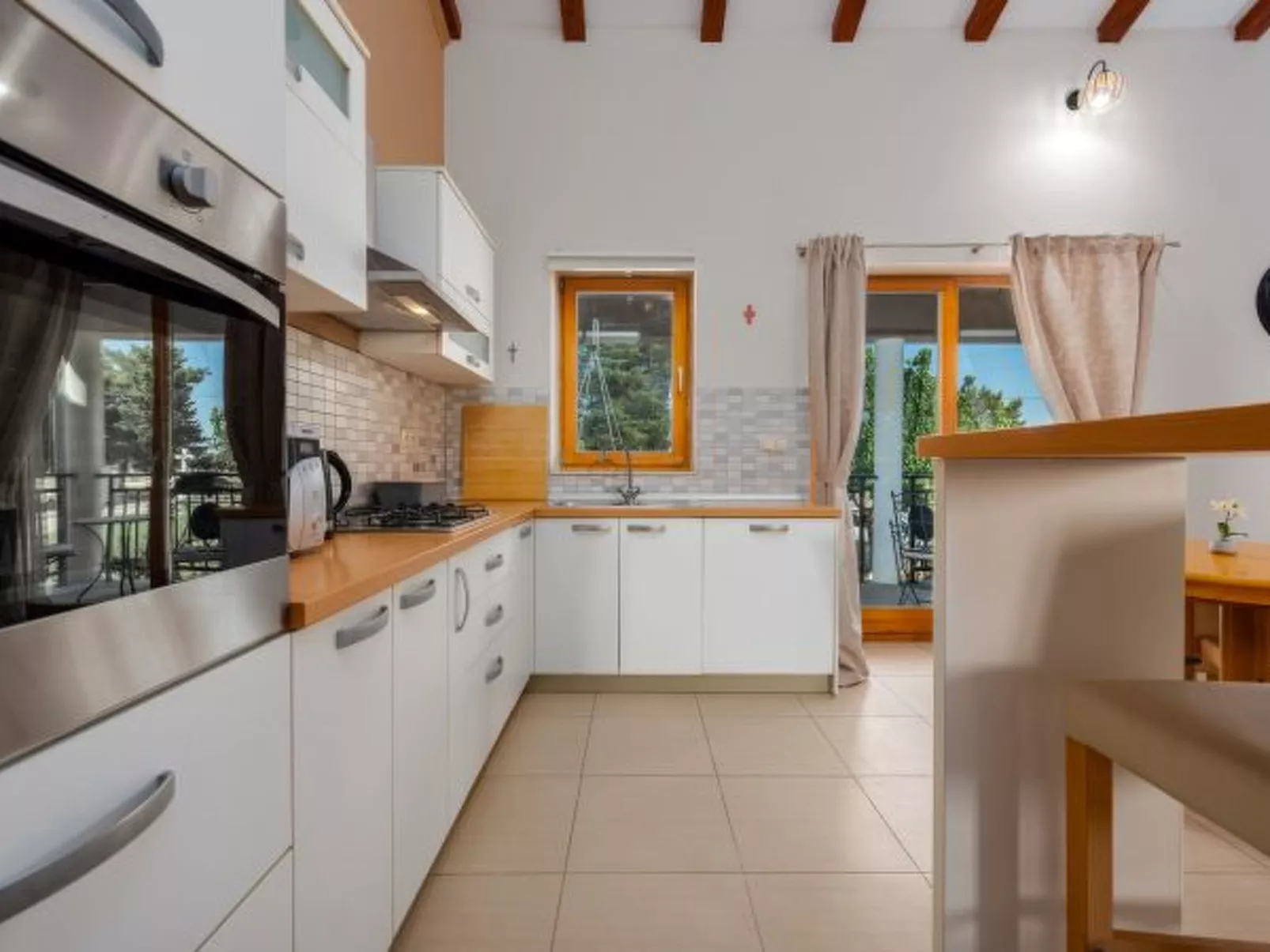 Holiday house Tina with jacuzzi and pool - Image-tags.info