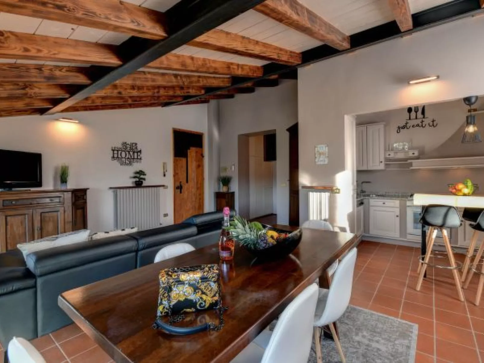 Desenzanoloft Swarovski & Pool - Image-tags.info