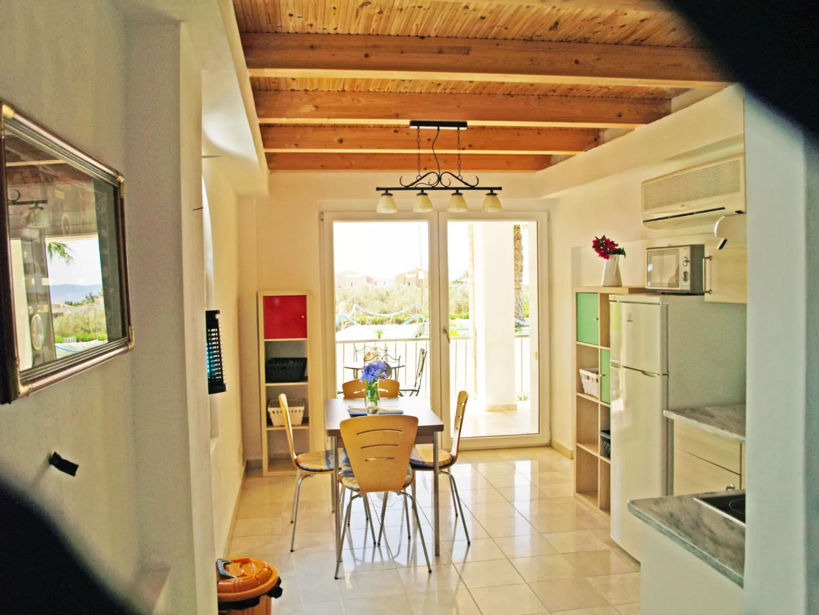 In Ermioni mit Grill, gemeinschaftlichem Pool und Terrasse - Drinnen