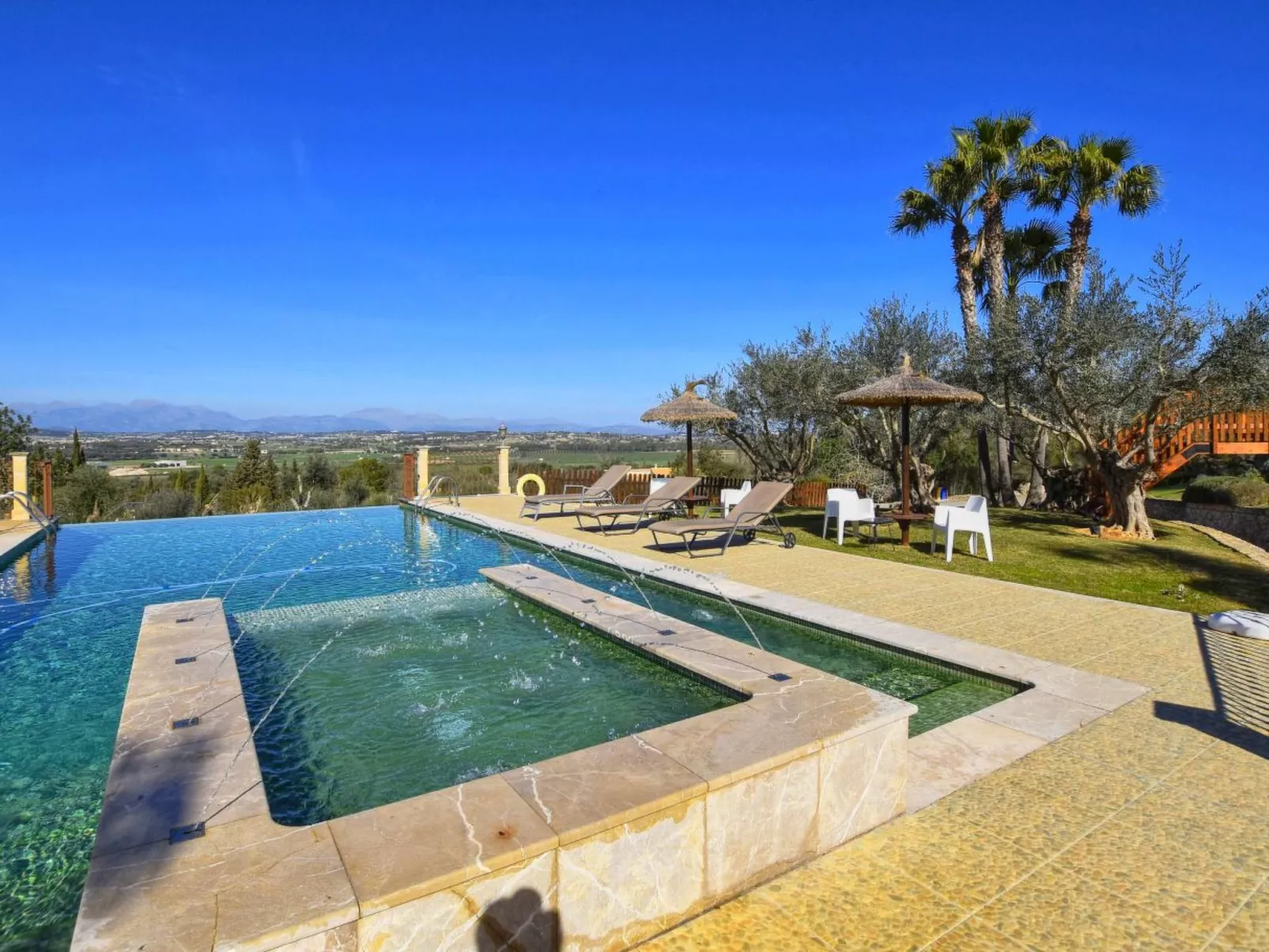 Wunderschönes Ferienhaus in Ariany mit Privatem Pool - Outside