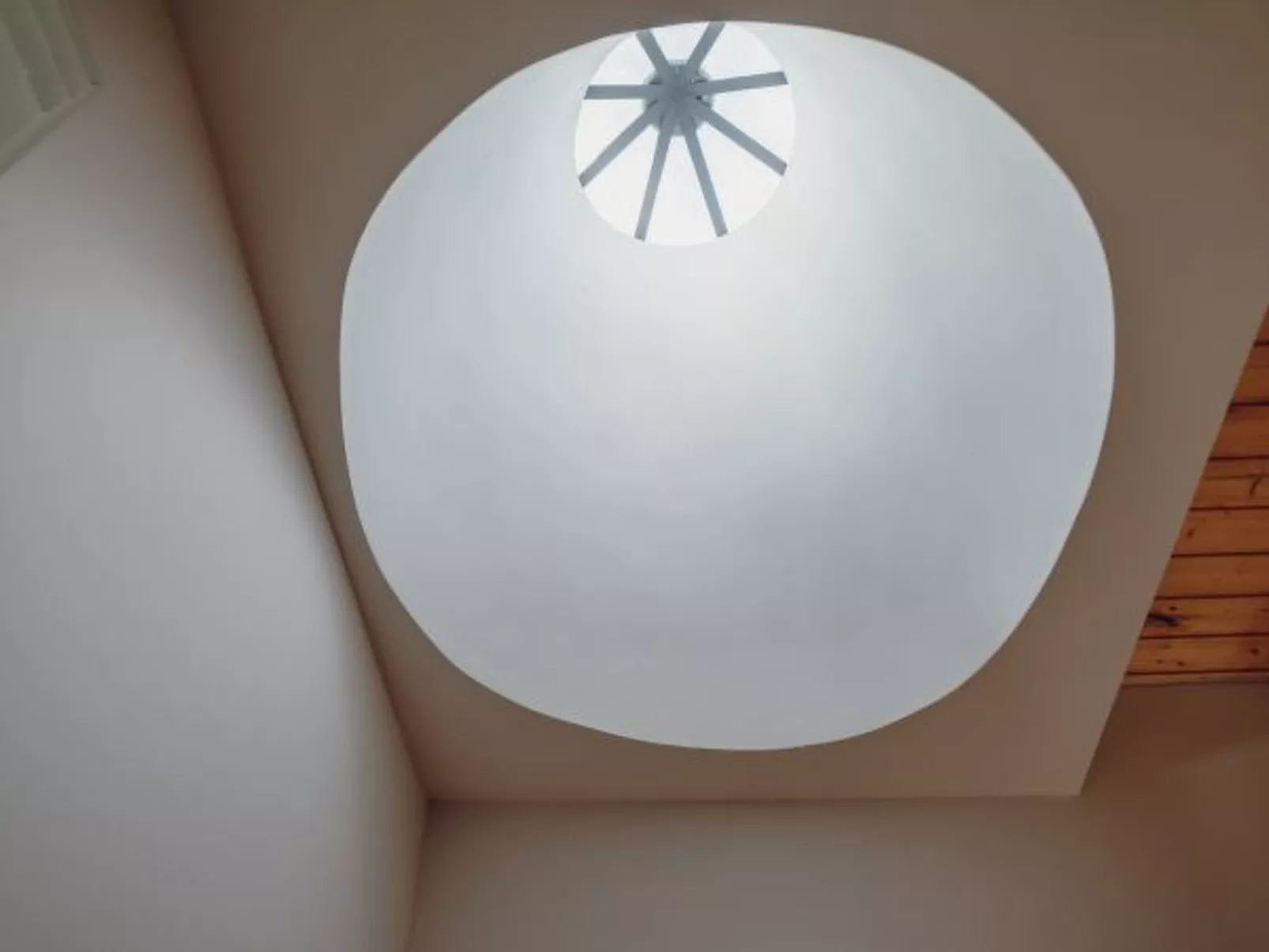 DOWNTOWN CLERIGOS with RIVER VIEW by VACATIONY - Inside