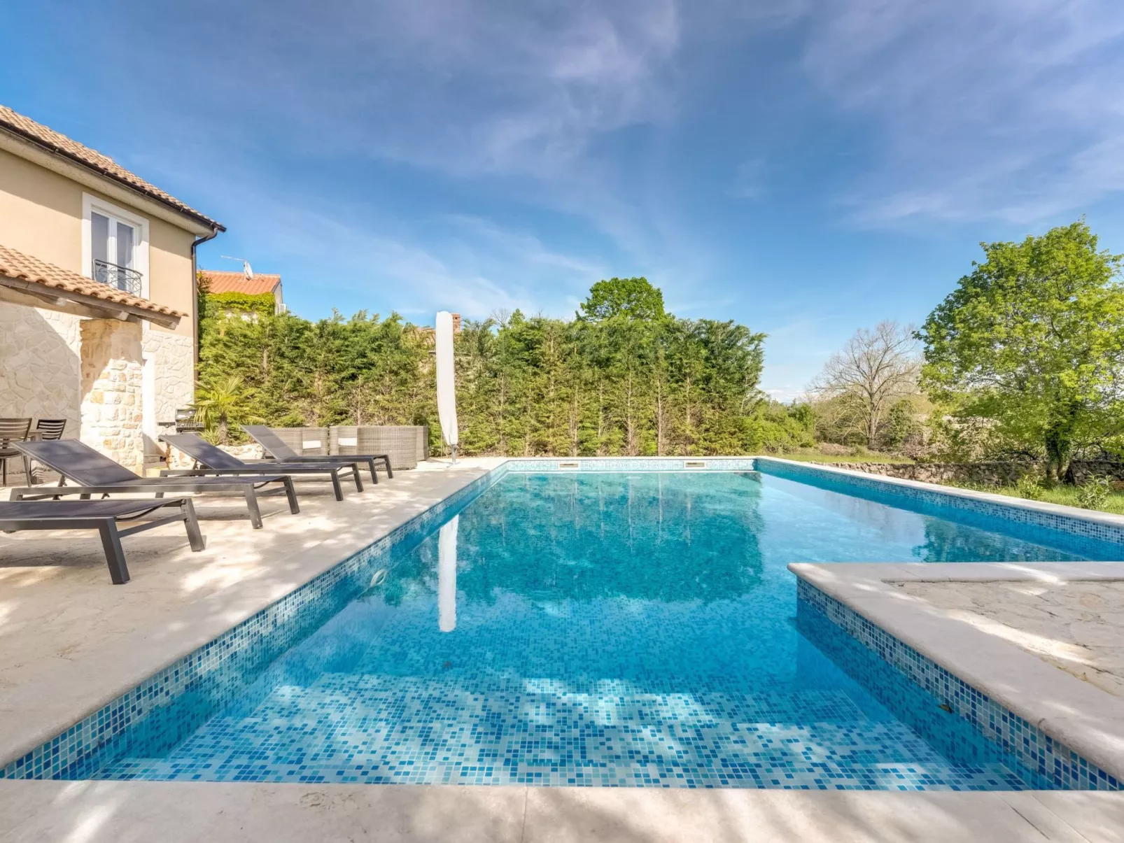 Eine luxuriöse Villa "Maslina" mit Pool und Grill - Dehors