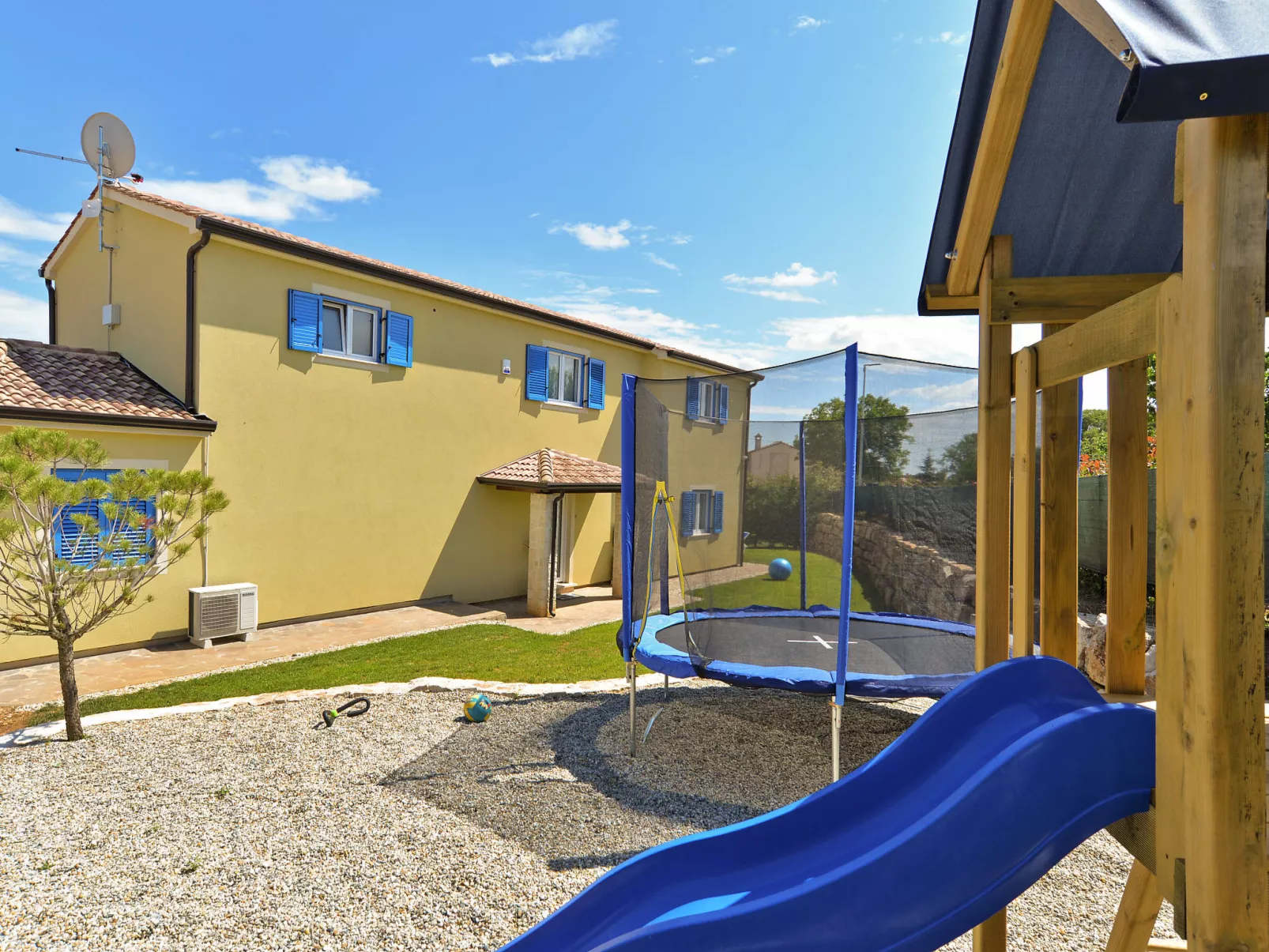 Villa 1519 - Image-tags.info