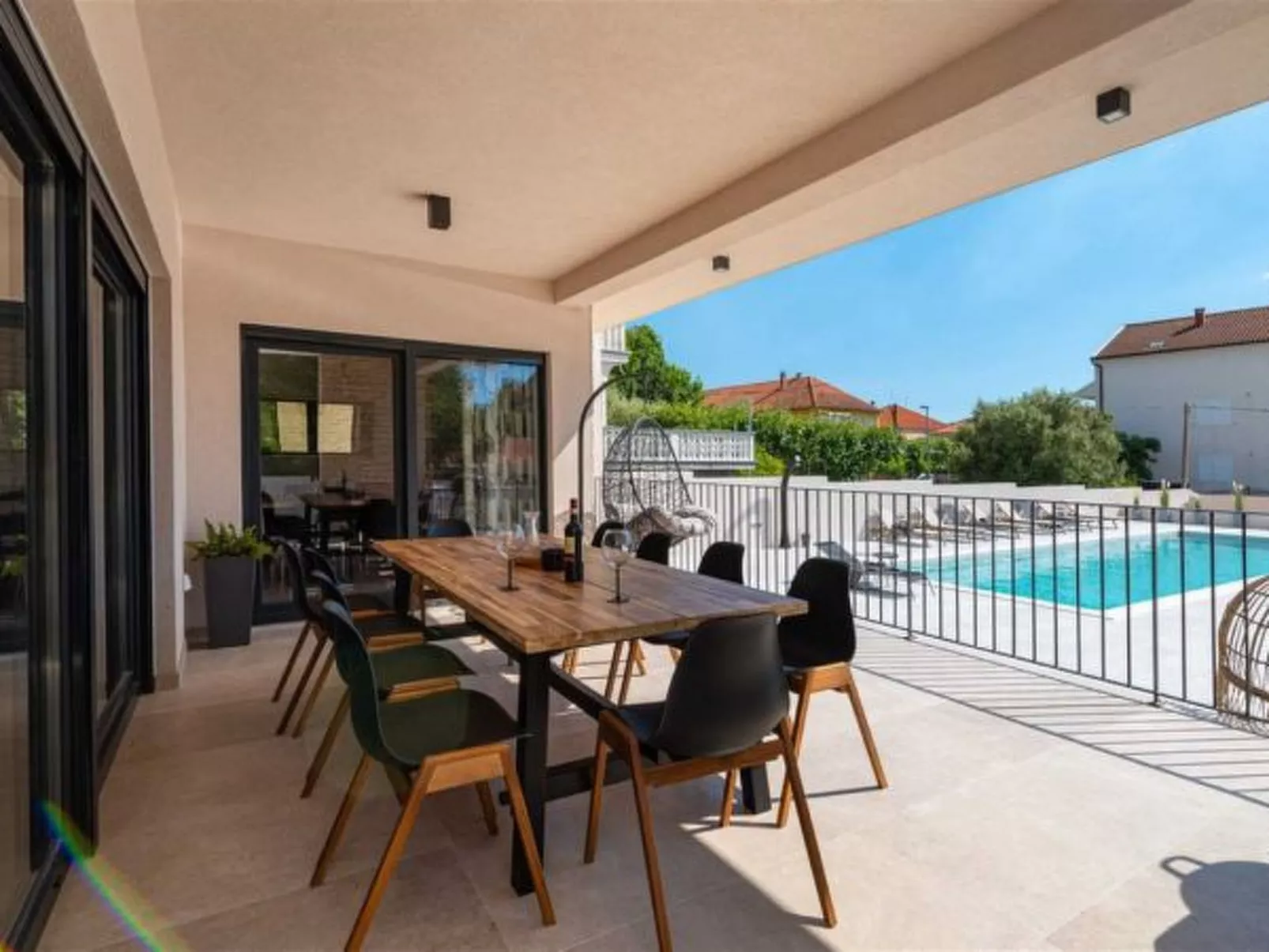 Villa Magale with a pool - Image-tags.info