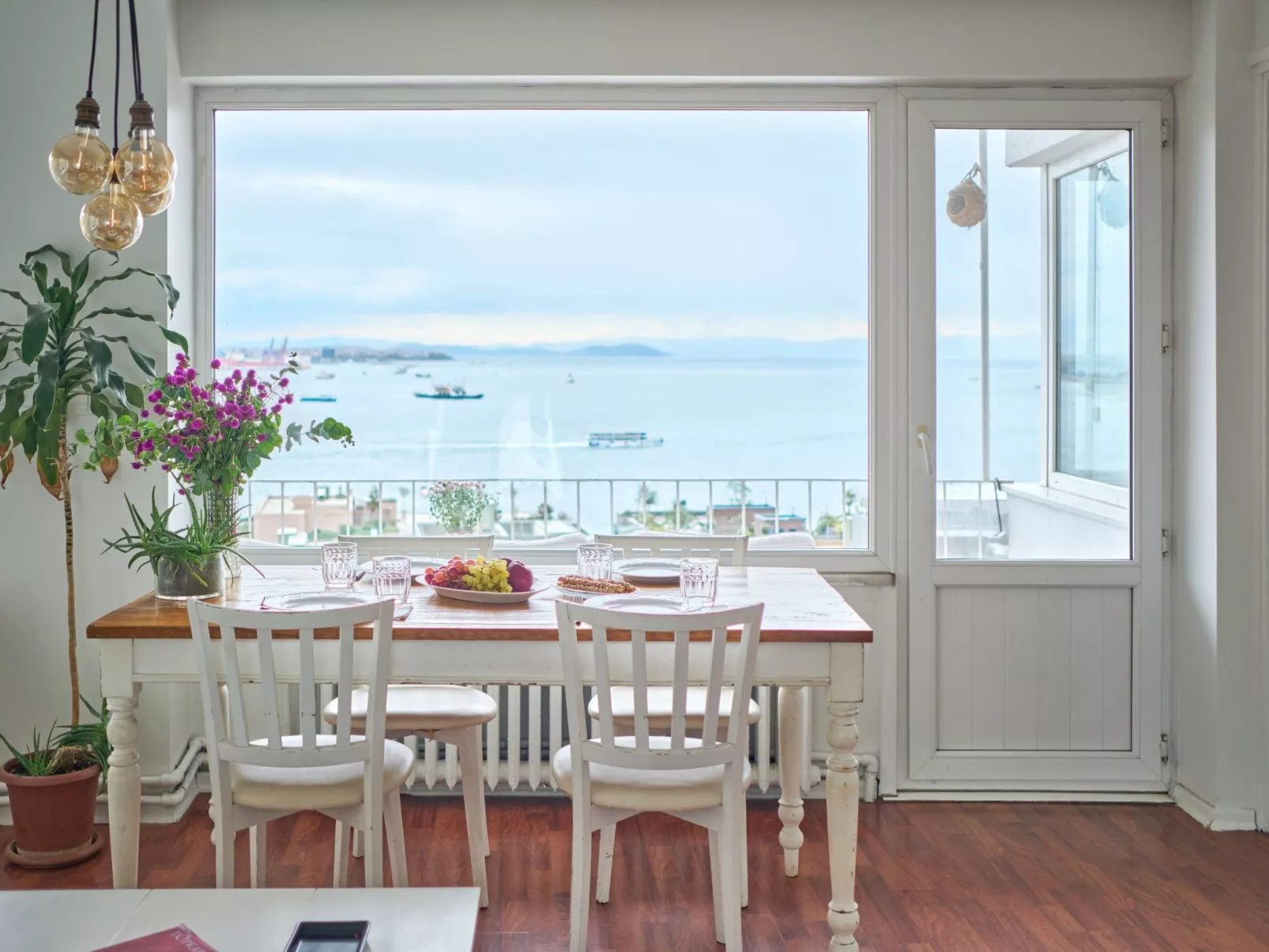 Wohnung mit Blick auf die Halbinsel von Istanbul - Drinnen